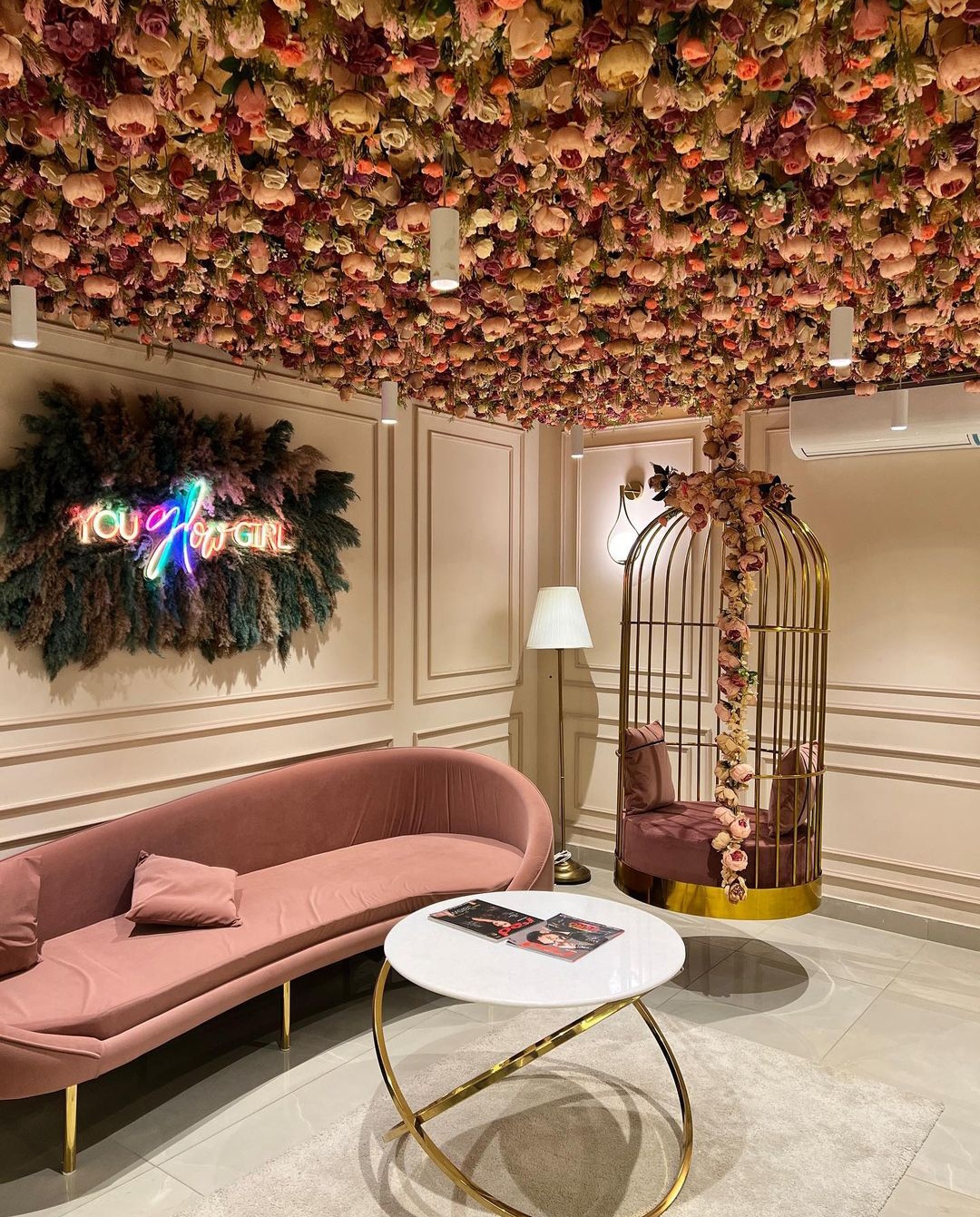 about-section-hog-house-img