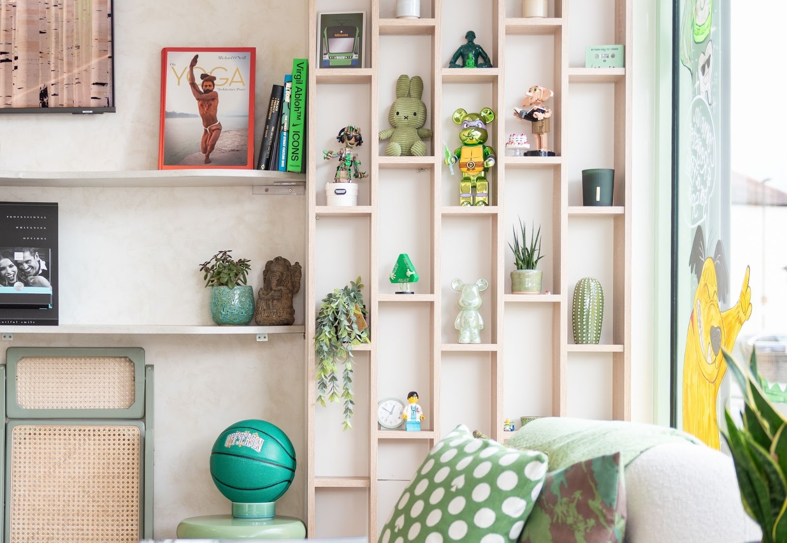 Family friendly dental clinic interior in Croydon showing the relaxing waiting area at Feel Good Dental, a child friendly dentist in South London.