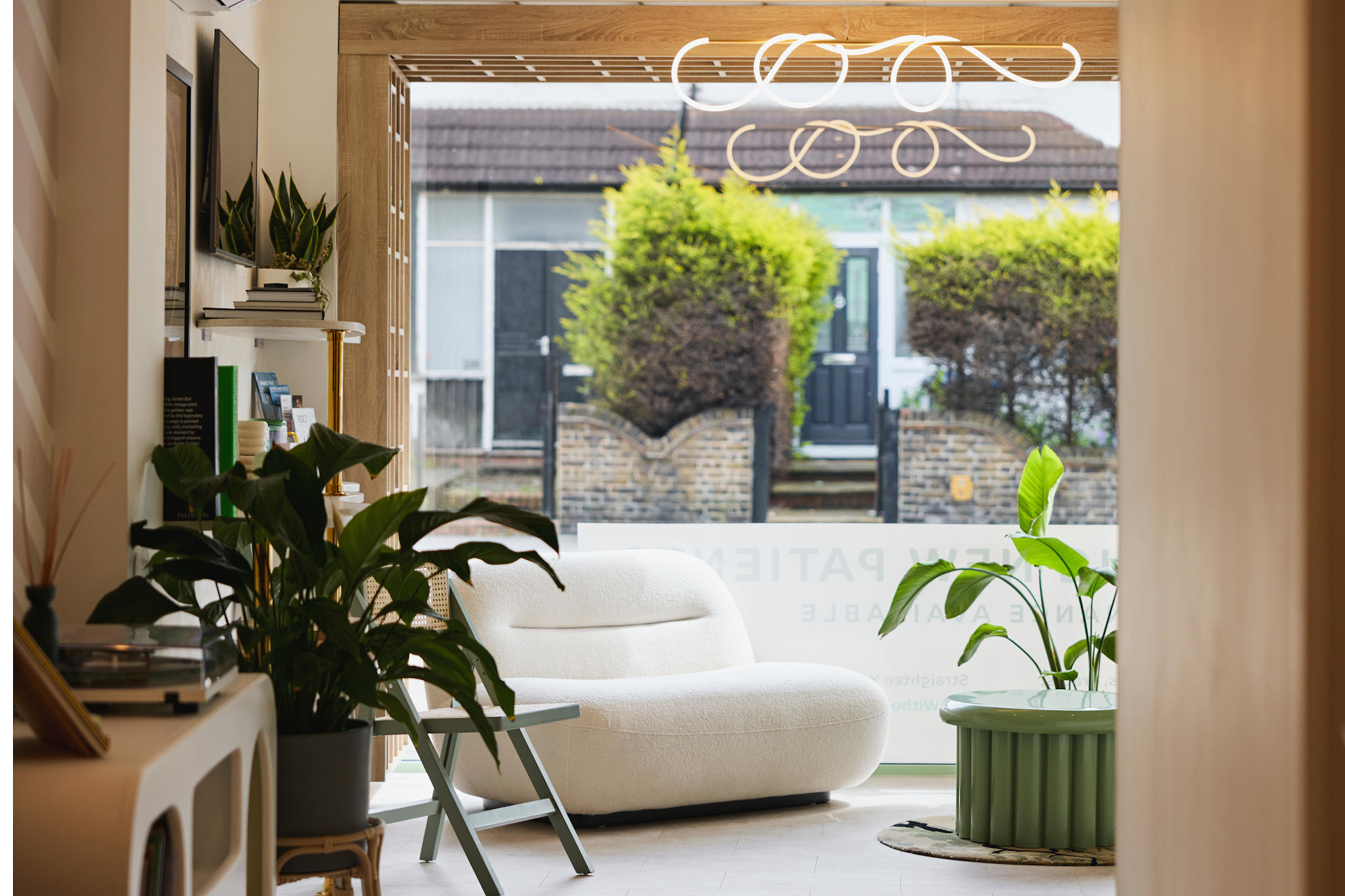 Modern calming reception area at Feel Good Dental cosmetic dentist in Croydon