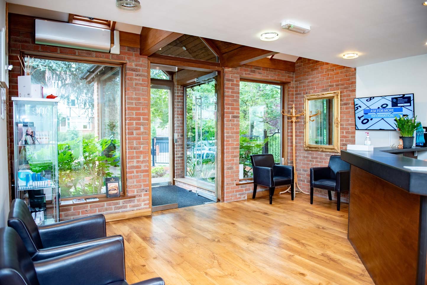 Welcoming waiting area at Foxley Lane Dental practice in Purley designed to help anxious patients feel comfortable