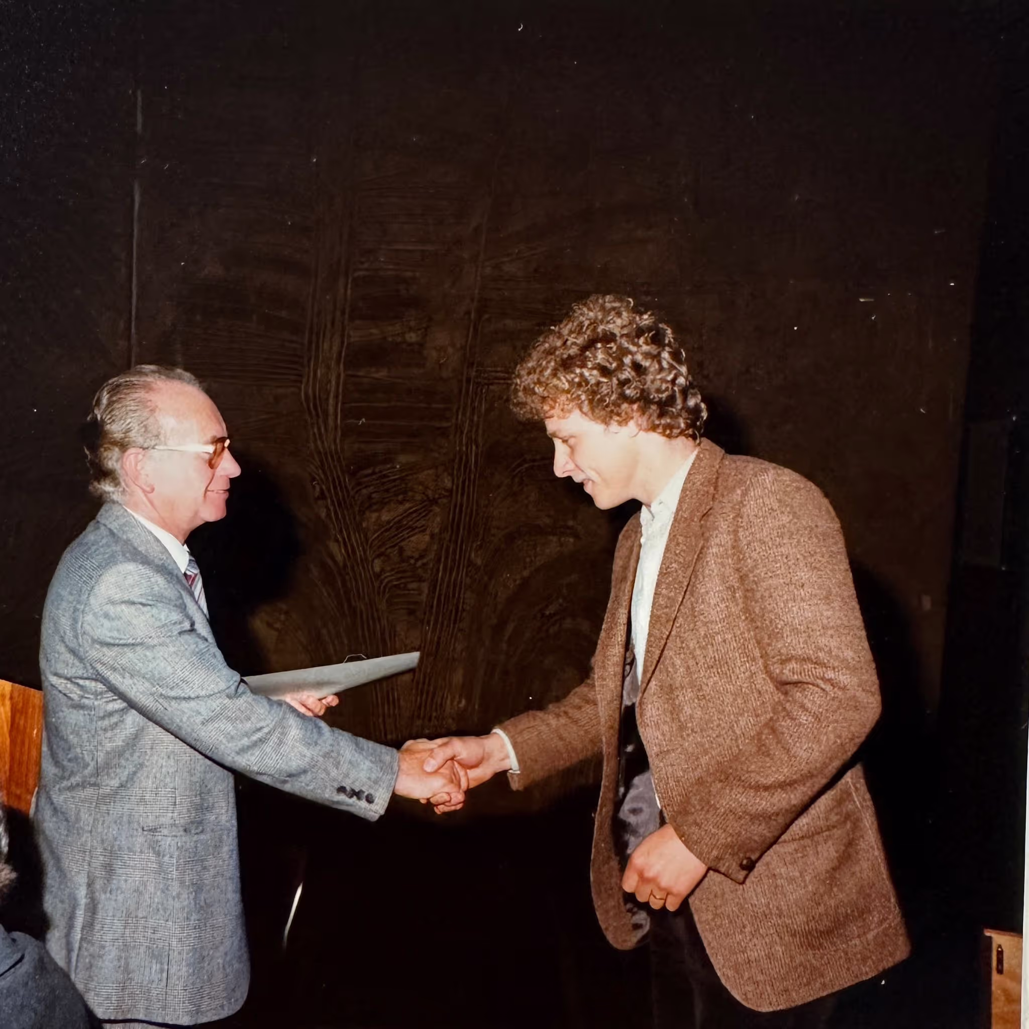 Otto Gschwend übernimmt 1990 das Amt des Obermeisters der Kachelofen- und Luftzeizungsbbauerinnung Kempten-Südschwaben.