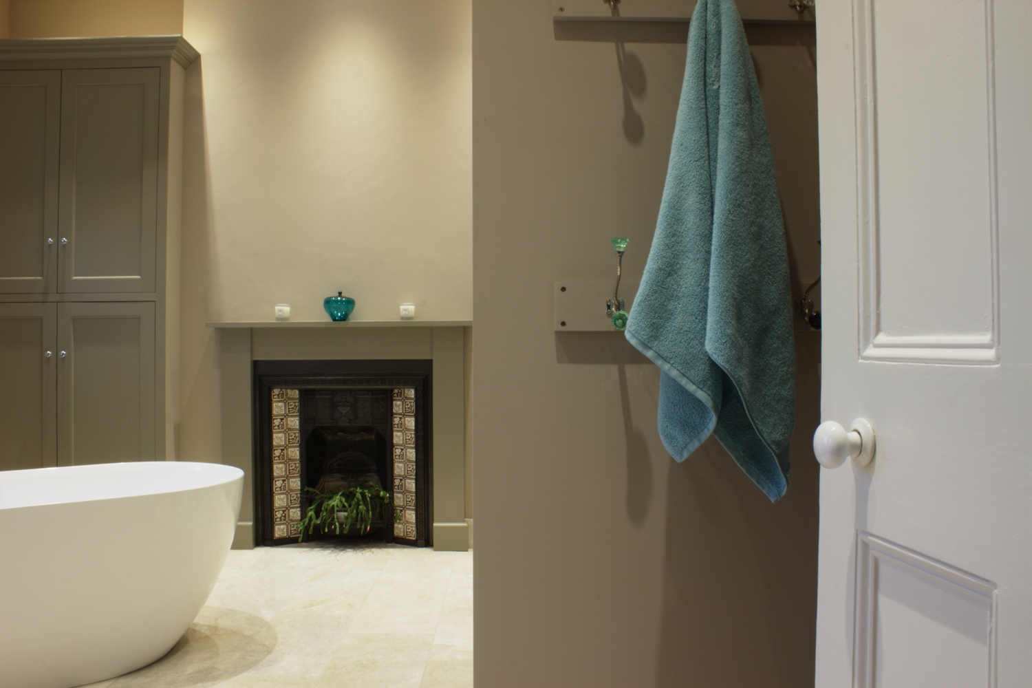 Guildford Contemporary Bathroom - Design & Installation | Jeremy Colson ...