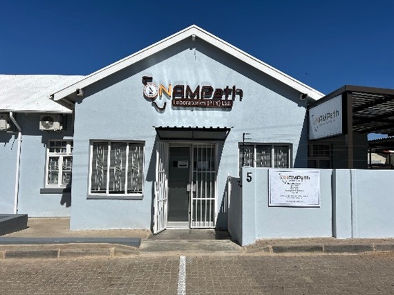 <a href="https://www.freepik.com/free-photo/laboratory-glassware-assortment-with-green-liquids_28637794.htm#fromView=search&page=2&position=4&uuid=36c33085-1d97-4853-9832-1c59f78ab488">Image by freepik</a>