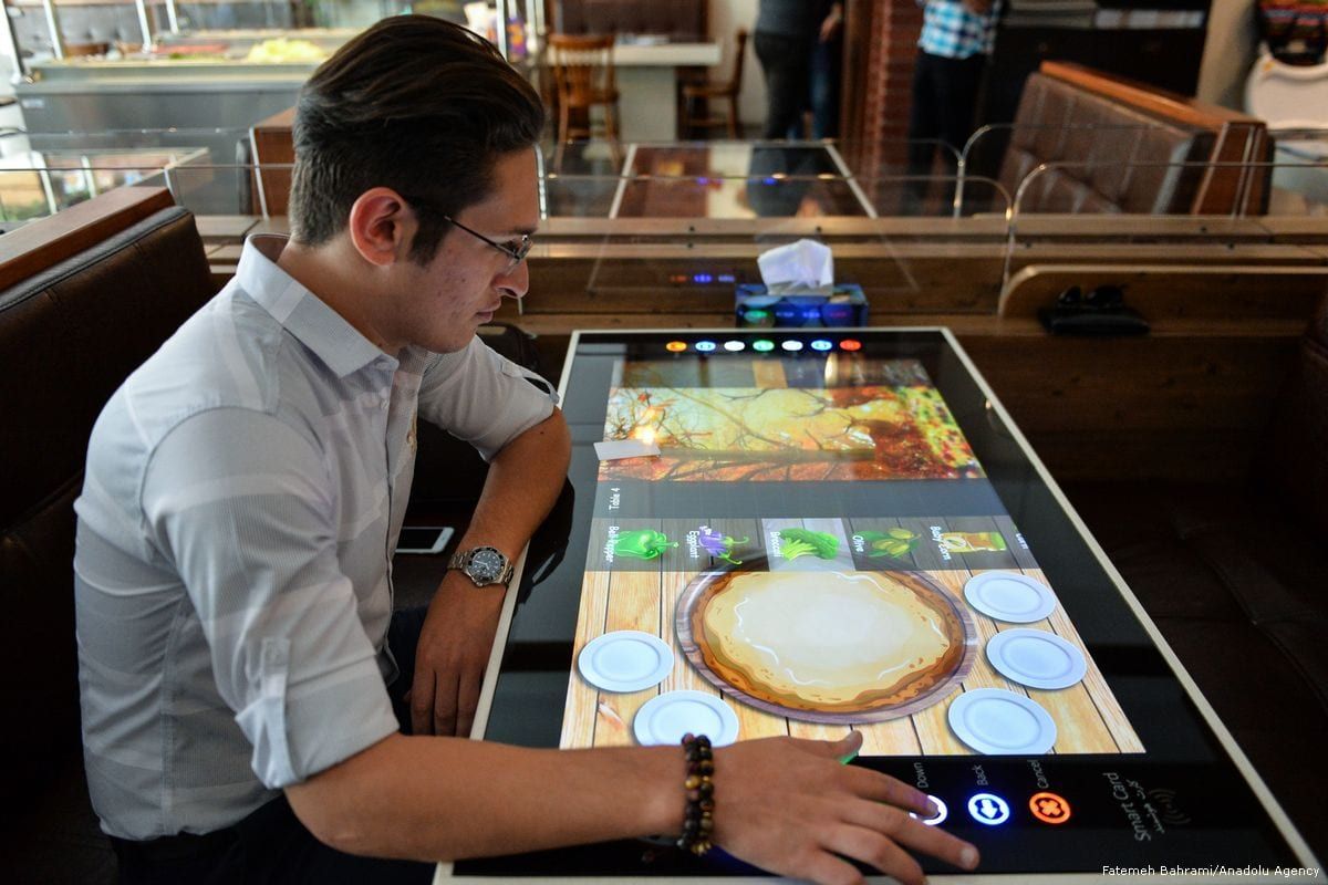 The Impact of AI on the Dining Atmosphere