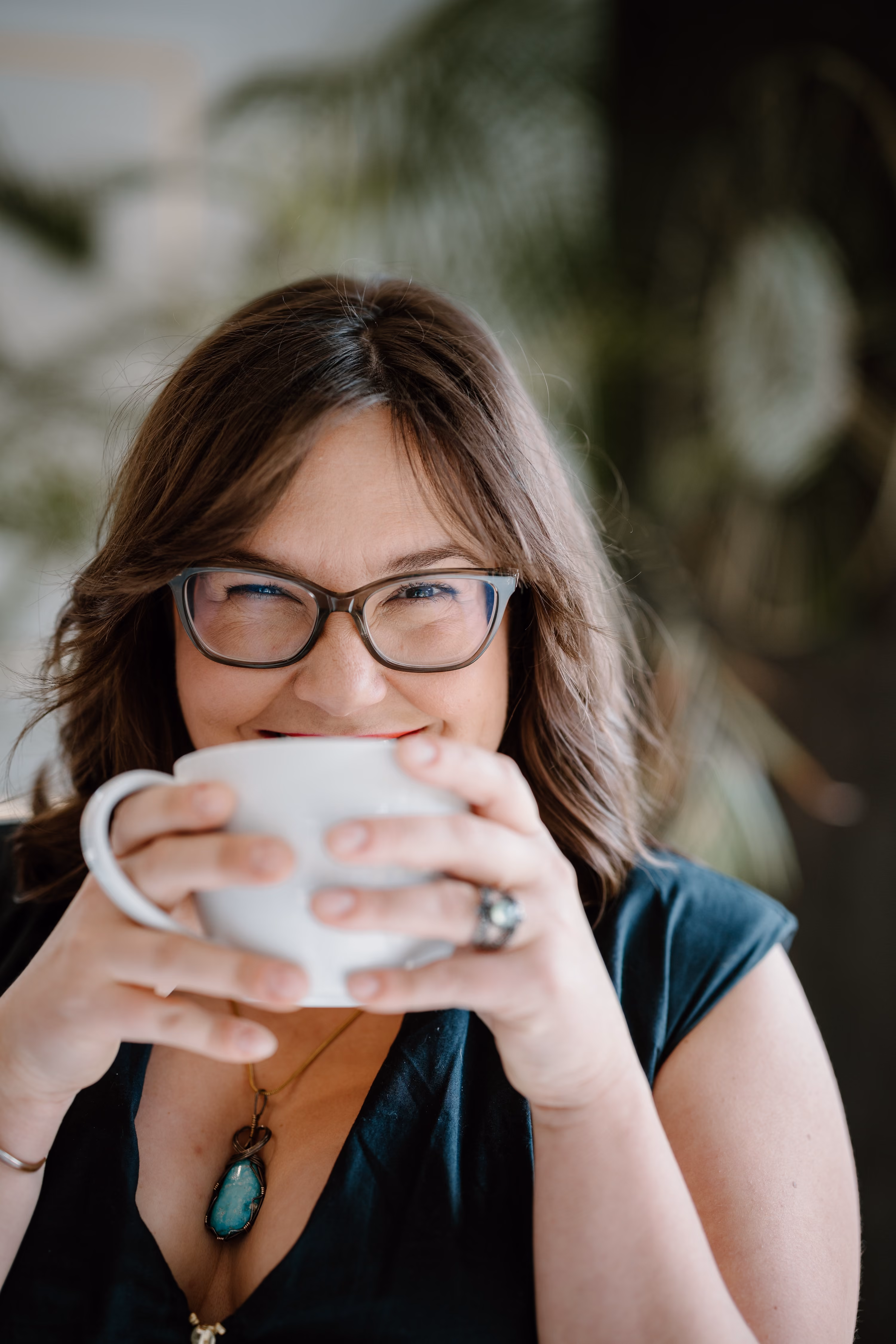 Jessica Paschke drinking a cup of tea