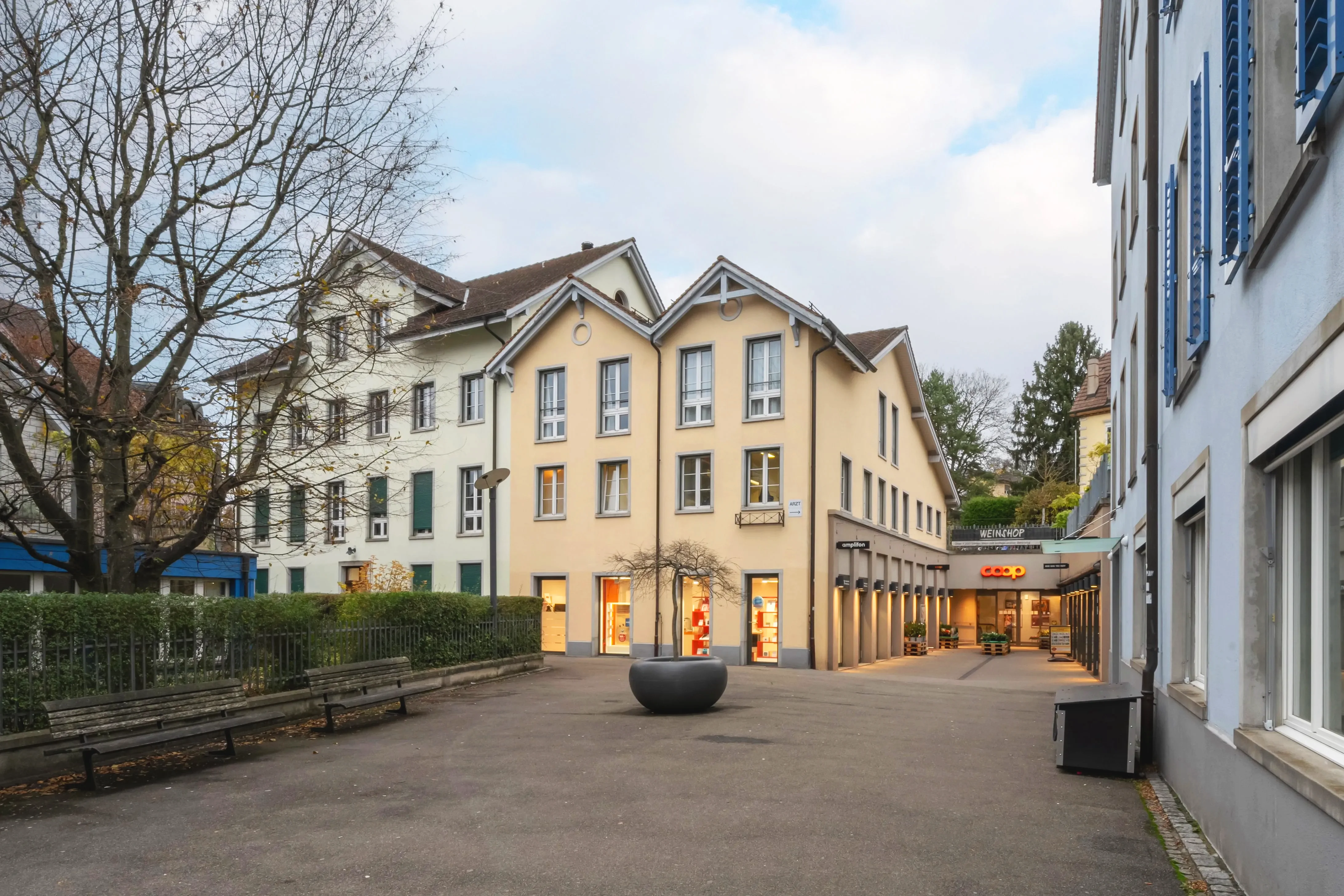 Hausarztpraxis Hönggermarkt Hinteransicht