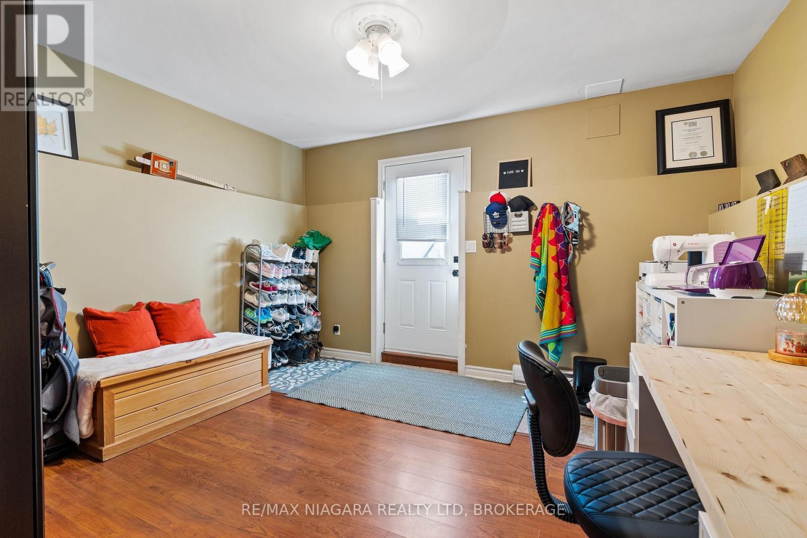 5671 Highland Avenue, Niagara Falls: Lower level office