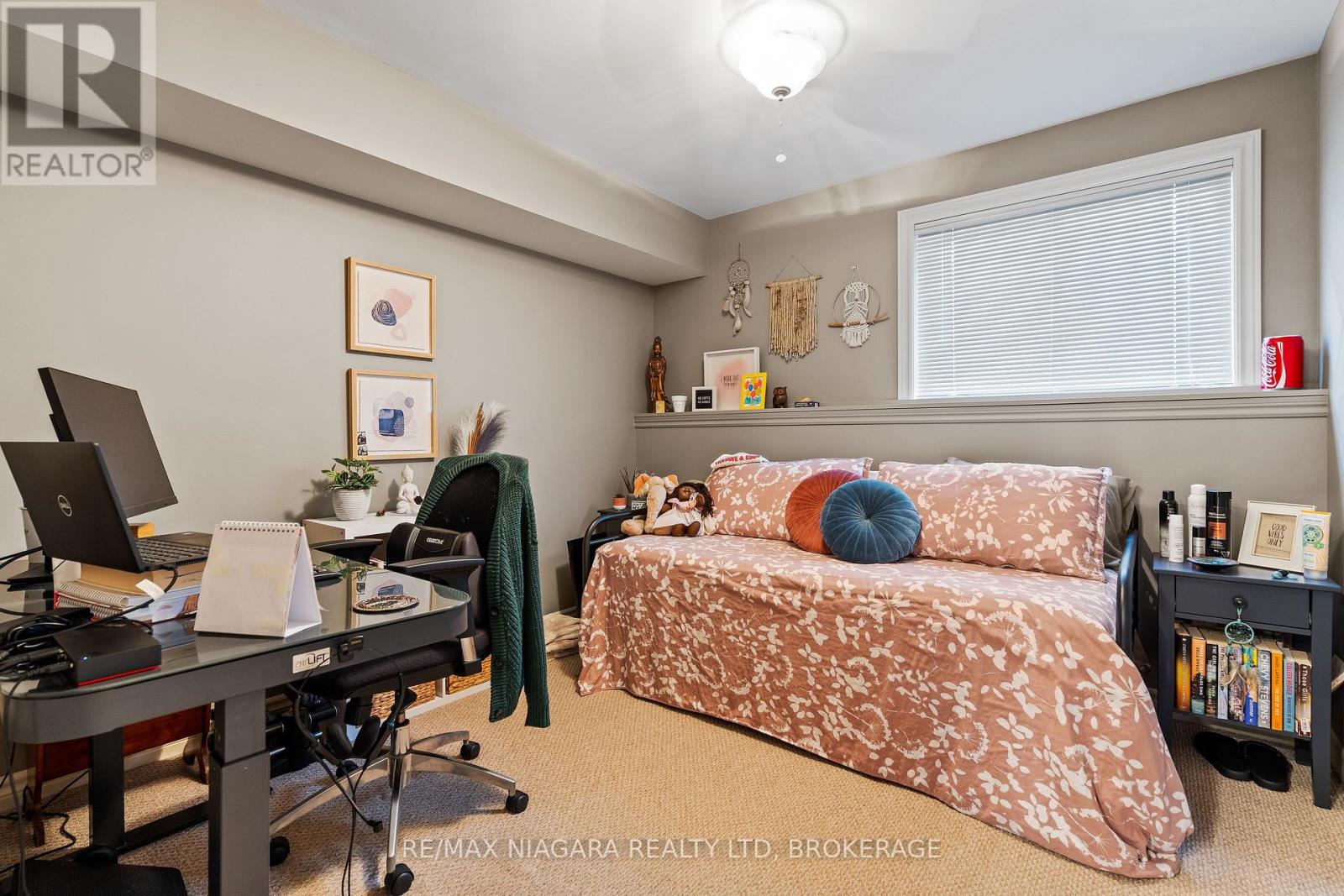 5679 Highland Avenue, Niagara Falls: Lower level bedroom