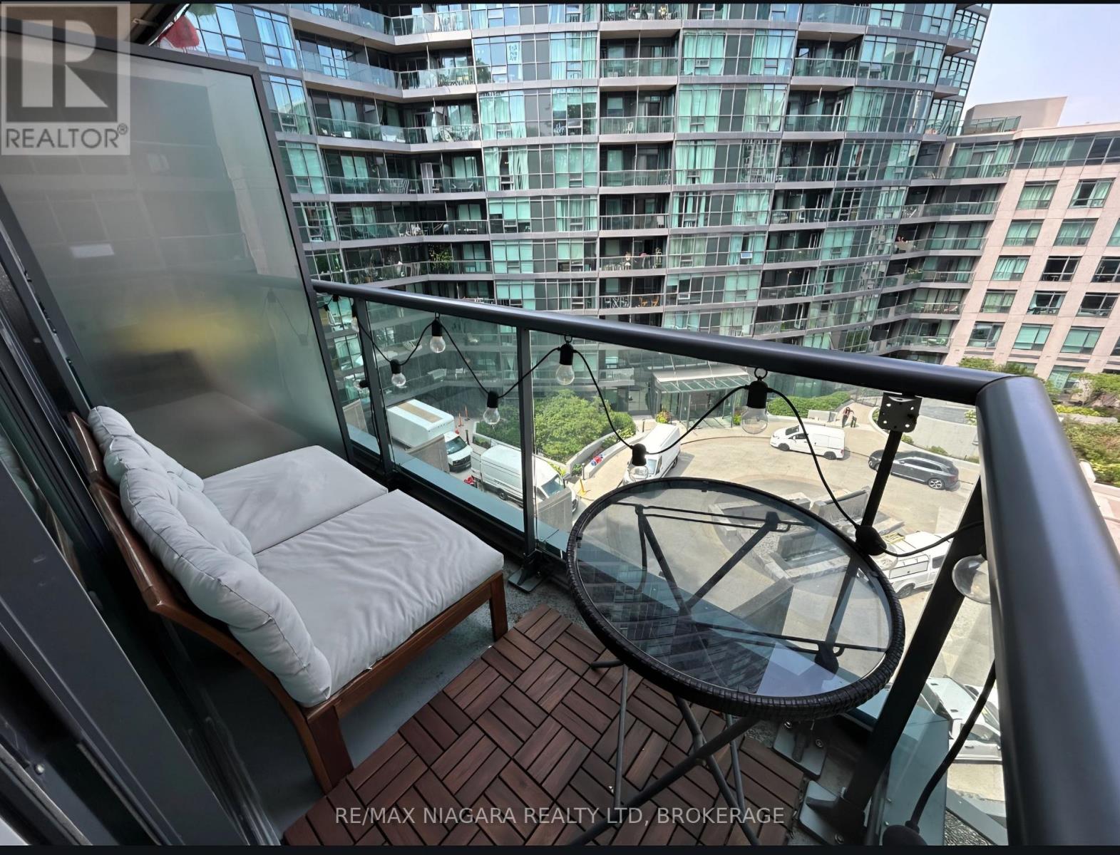 219 Fort York Boulevard Unit 619, Toronto: Balcony