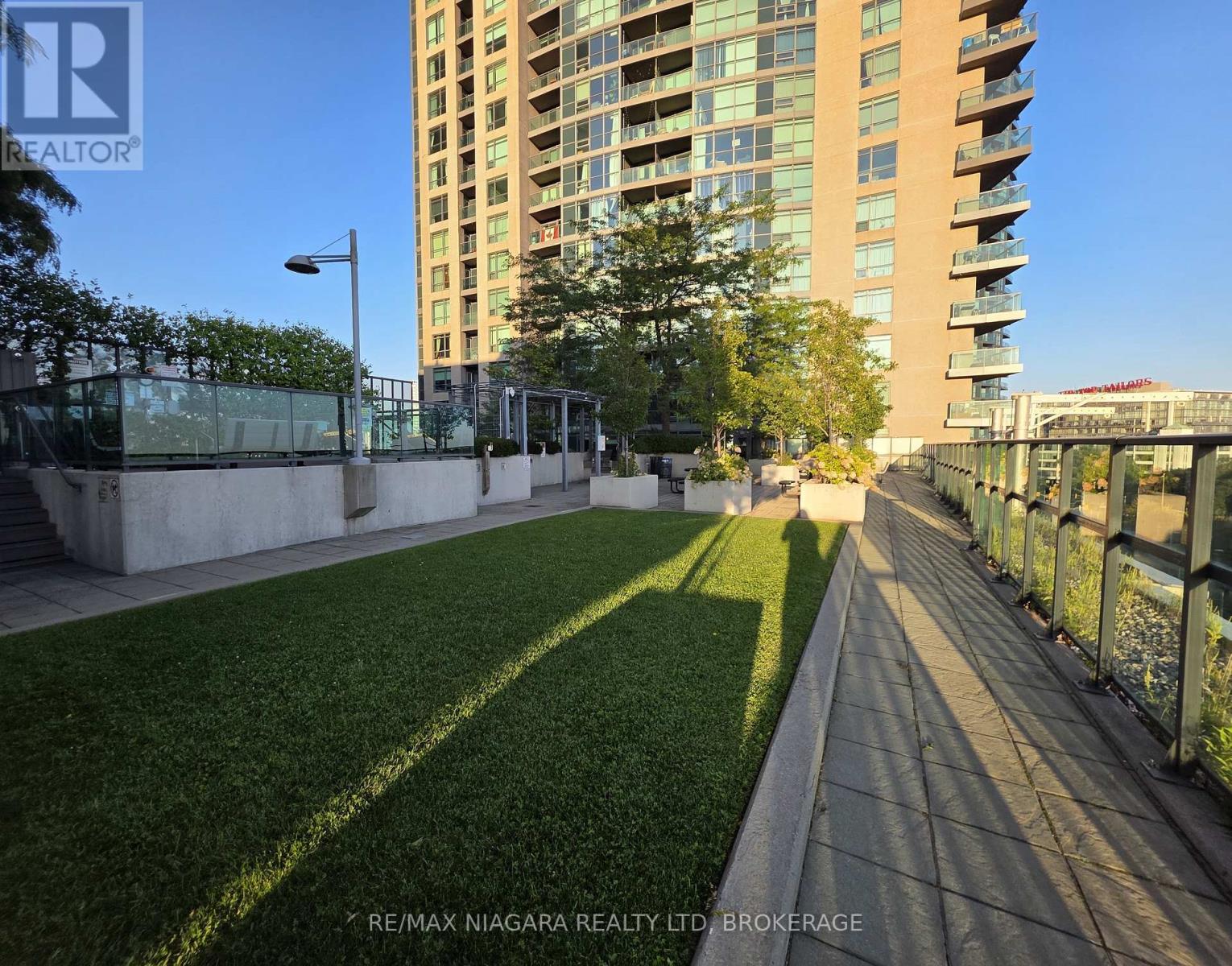 219 Fort York Boulevard Unit 619, Toronto: Outdoor terrace