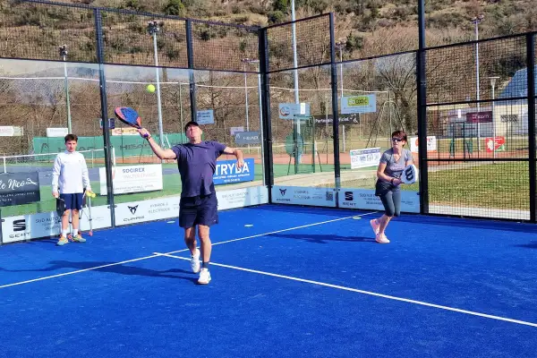 Trouve des joueurs de padel sur Fullmotiv et réserve un terrain au Tennis Club Foix, Ariège