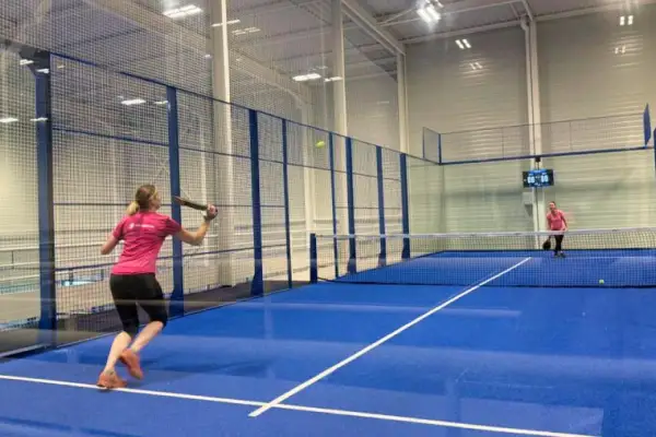 Trouve des joueurs de padel sur Fullmotiv et réserve un terrain à Epibal à Épinal dans les Vosges