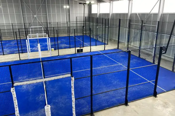 Trouve des joueurs de padel sur Fullmotiv et réserve un terrain au Spin Padel 88 à Épinal