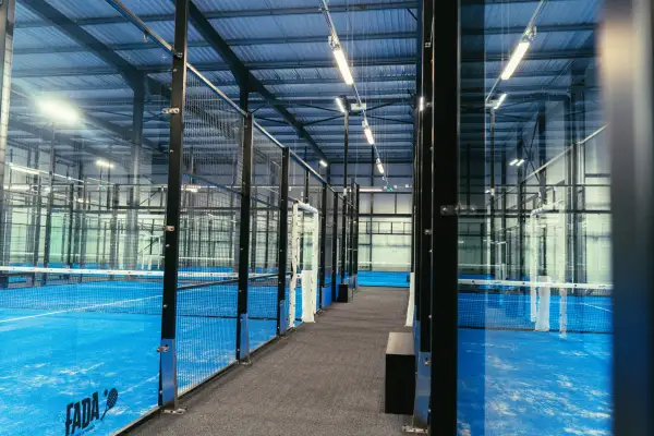 Trouve des joueurs de padel sur Fullmotiv et réserve un terrain à Smash Padel Le Castellet Signes dans le Var