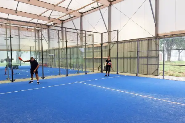 Trouve des joueurs de padel sur Fullmotiv et réserve un terrain au Tennis Padel Club Le Teich en Gironde