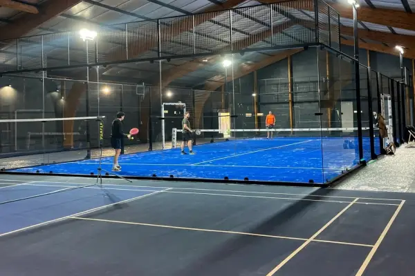 Trouve des joueurs de padel sur Fullmotiv et réserve un terrain à Racket World à Saint-Laurent-Blangy près d'Arras