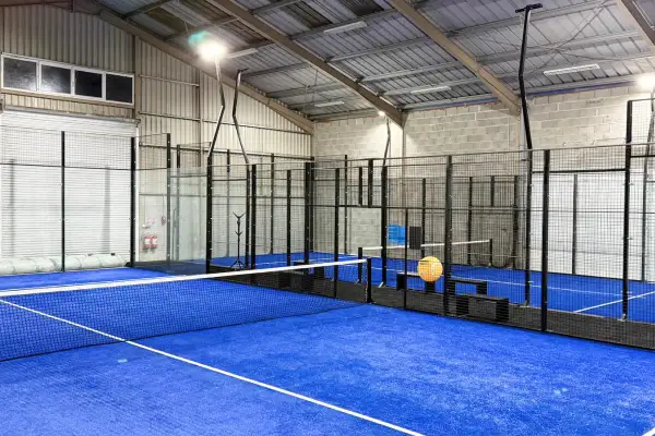 Trouve des joueurs de padel sur Fullmotiv et réserve un terrain au Super Padel 03, agglomération Moulins-Yzeure-Avermes