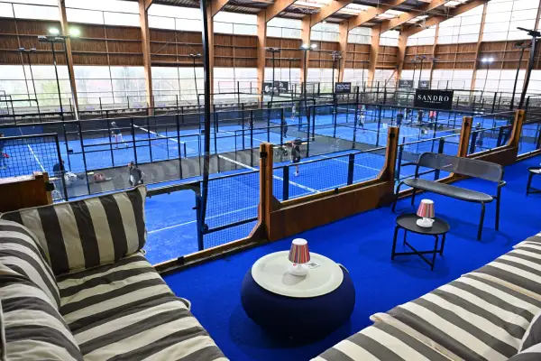 Trouve des joueurs de padel sur Fullmotiv et réserve un terrain à Le Mans Padel à Yvré-l'Évêque