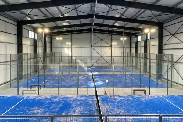 Trouve des joueurs de padel sur Fullmotiv et réserve un terrain à la Tribu Padel à Sautron, Loire-Atlantique