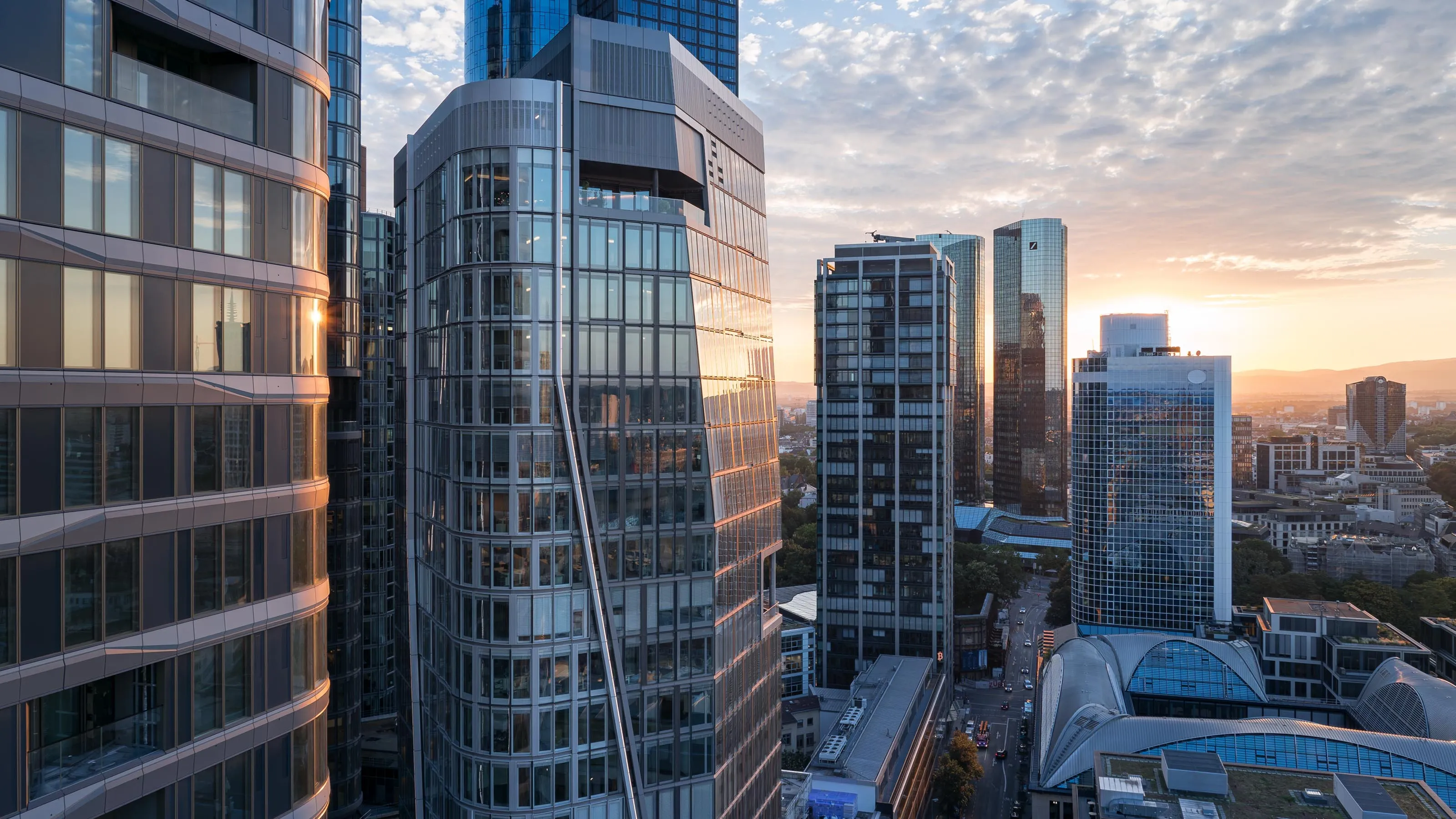 4 FOUR Frankfurt photo Architekturfotografie Drohnenaufnahme T4 Tower am Abend