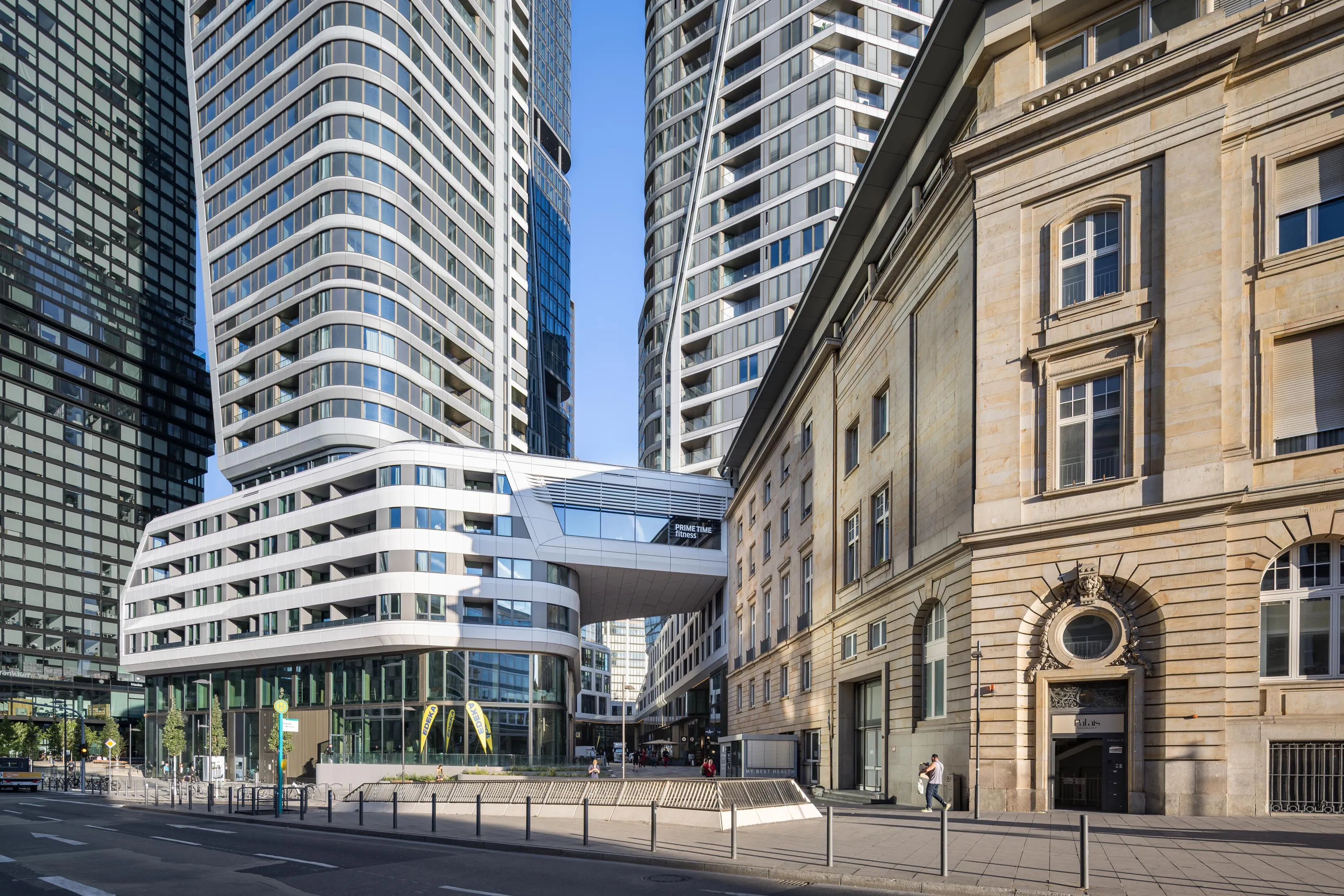 4 FOUR Frankfurt photo Architekturfotografie Eingang Große Gallusstrasse