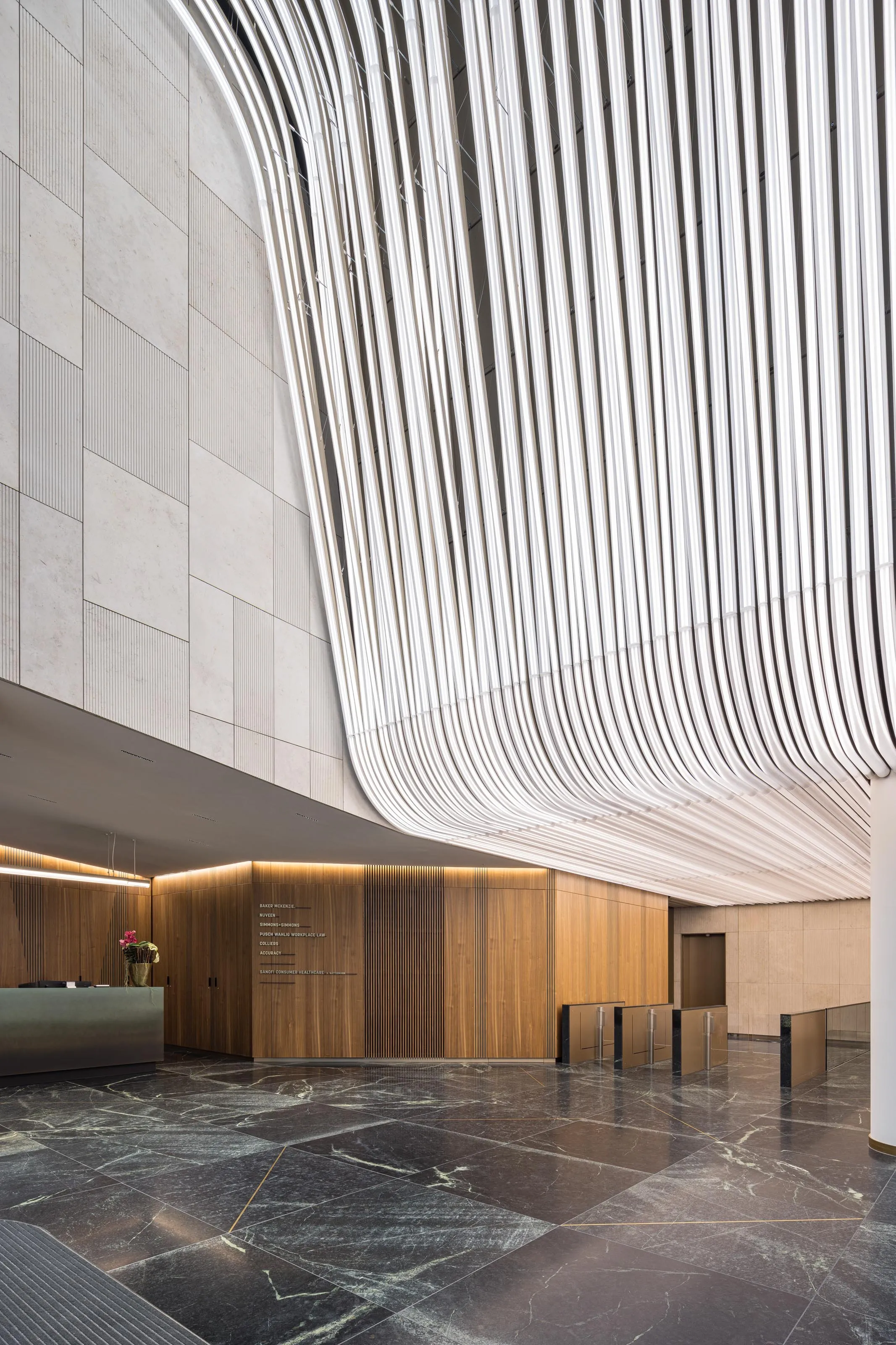 4 FOUR Frankfurt photo Architekturfotografie Innenaufnahme Foyer T4