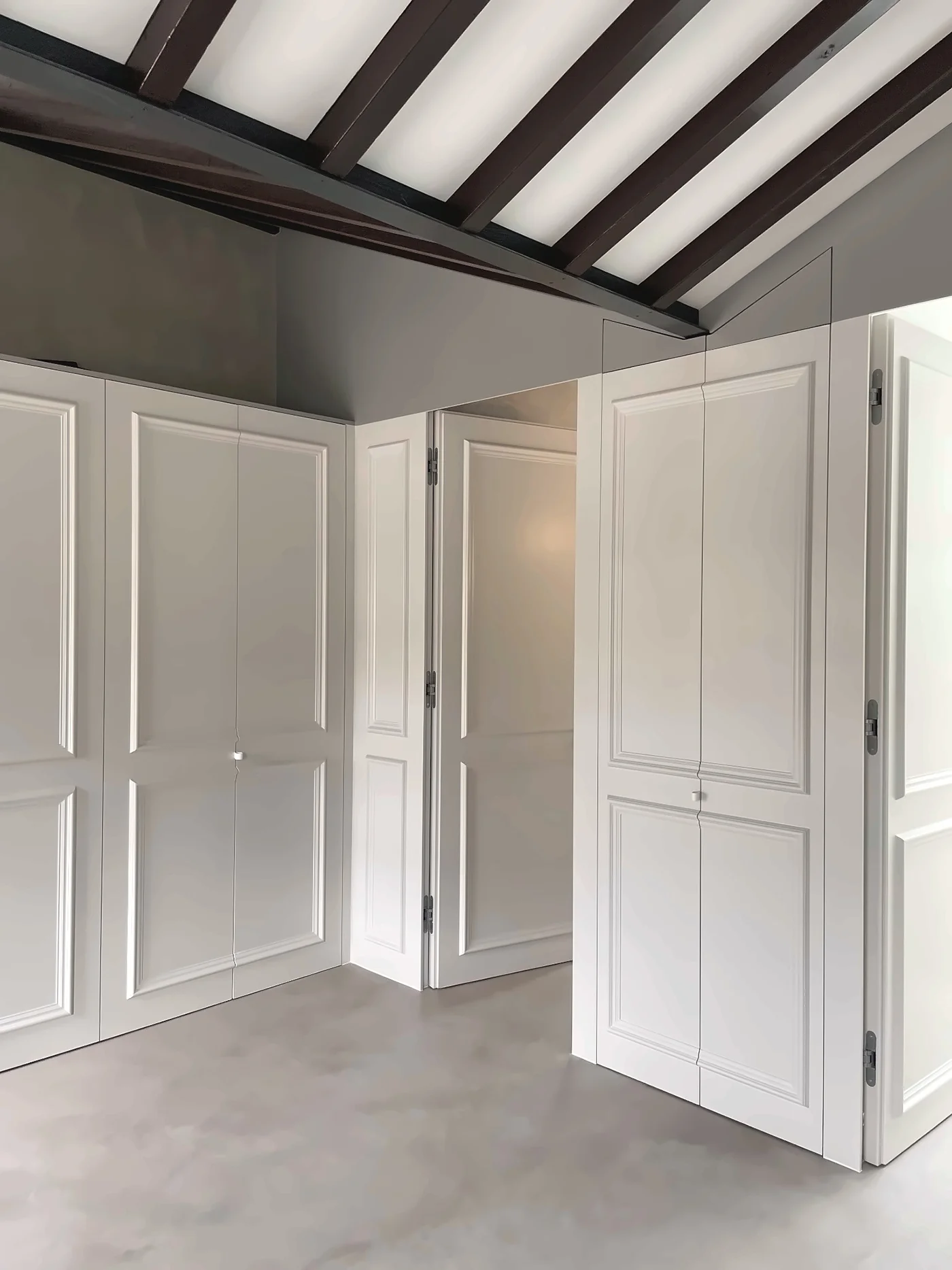 Clean junction detailing at thresholds