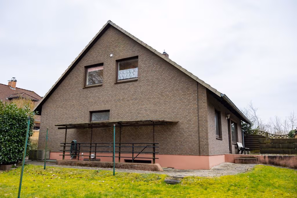 schönes Mehrfamilienhaus