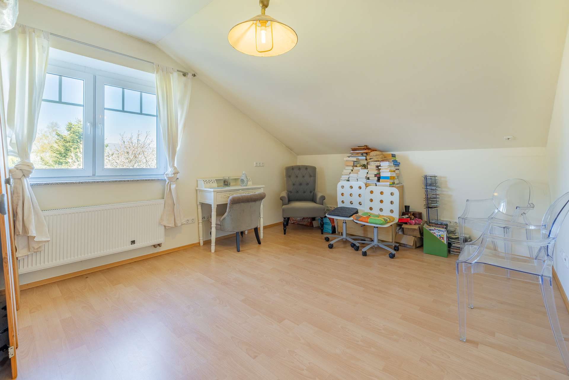 Wohnen und Arbeiten an einem Standort – Lagerhalle, Betriebsleiterwohnung und Wohnhaus