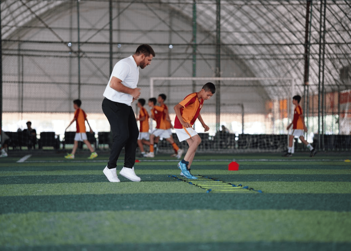 Weniger schreien, mehr führen – moderne Kommunikation im Fußballtraining
