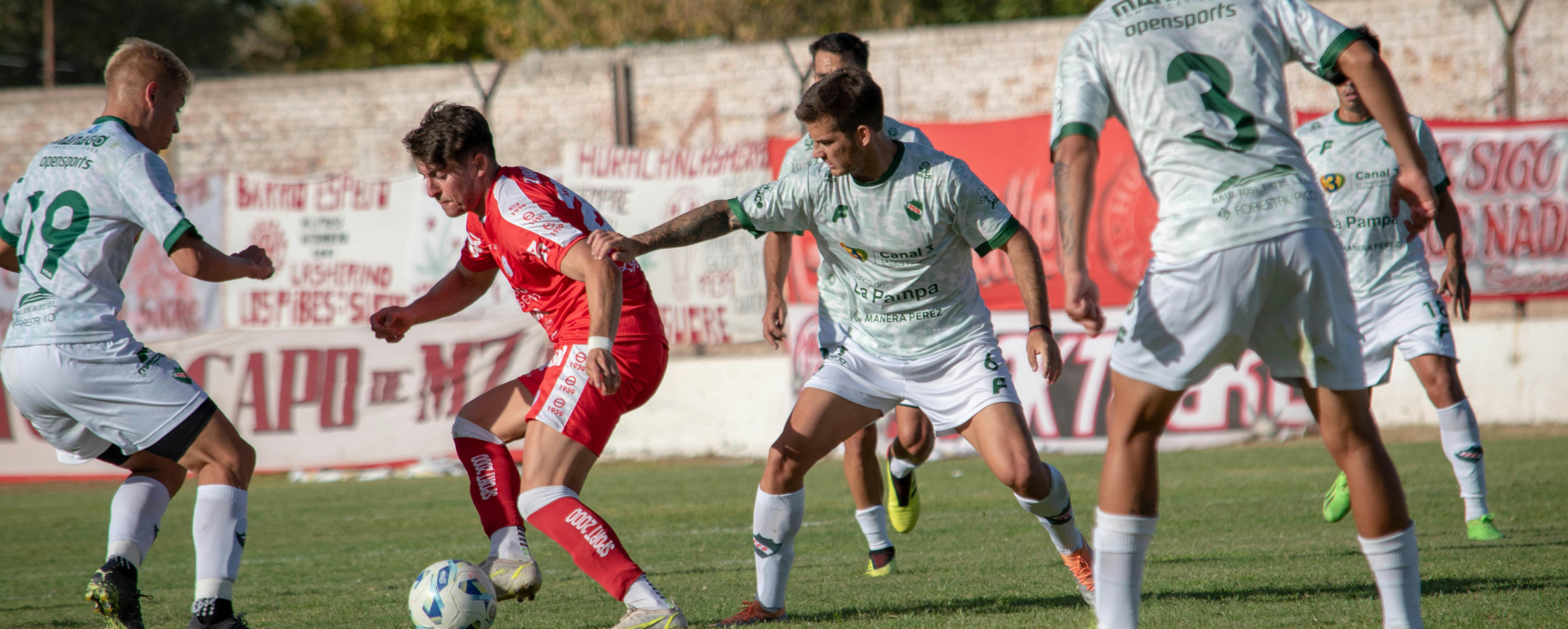 Pressing im Fußball: Welche Aufgaben haben Offensive, Mittelfeld, Defensive & Torwart?
