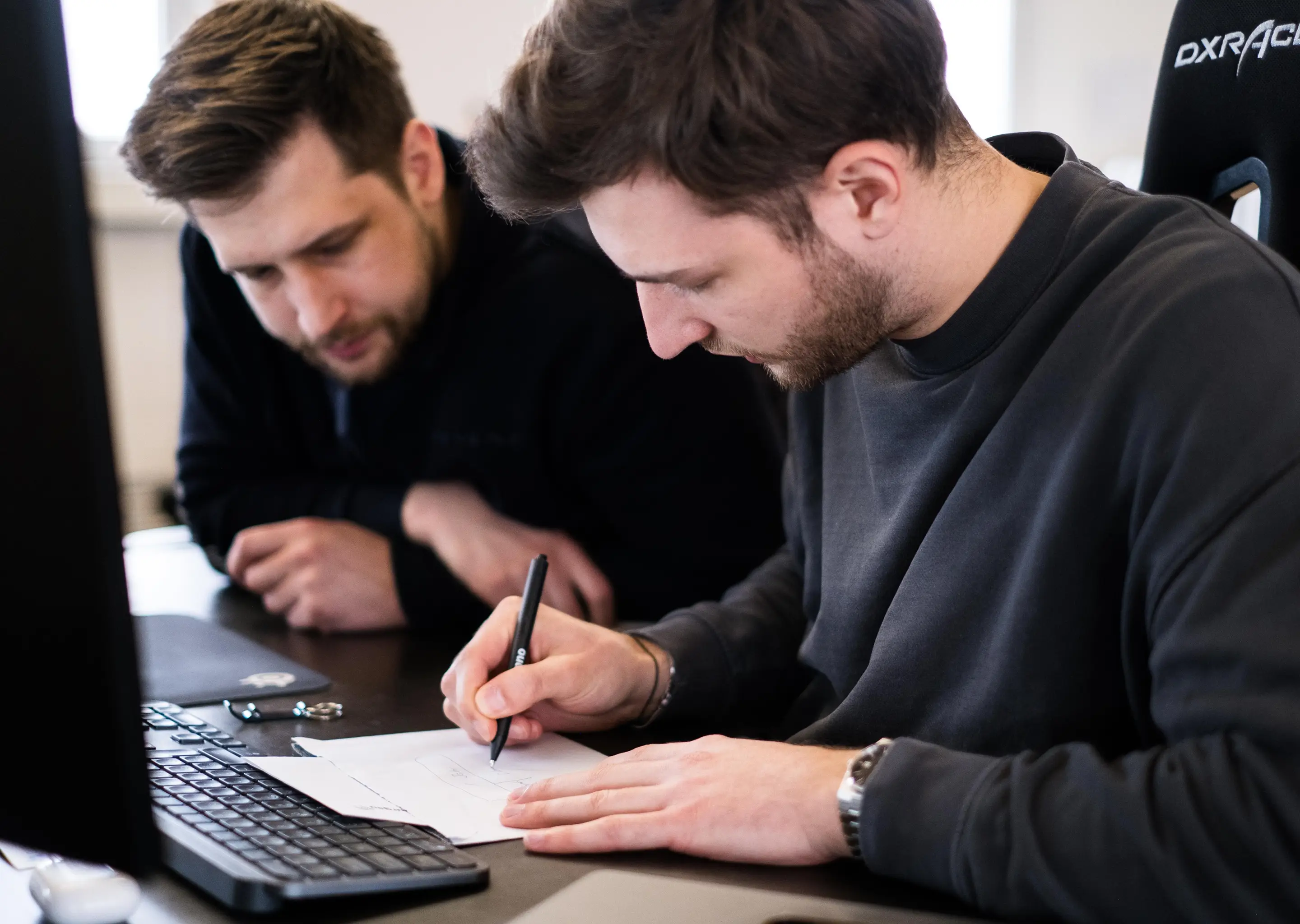 Blinno GmbH konzipiert die perfekte No-Code-Lösung für dein Unternehmen - schnell und flexibel.