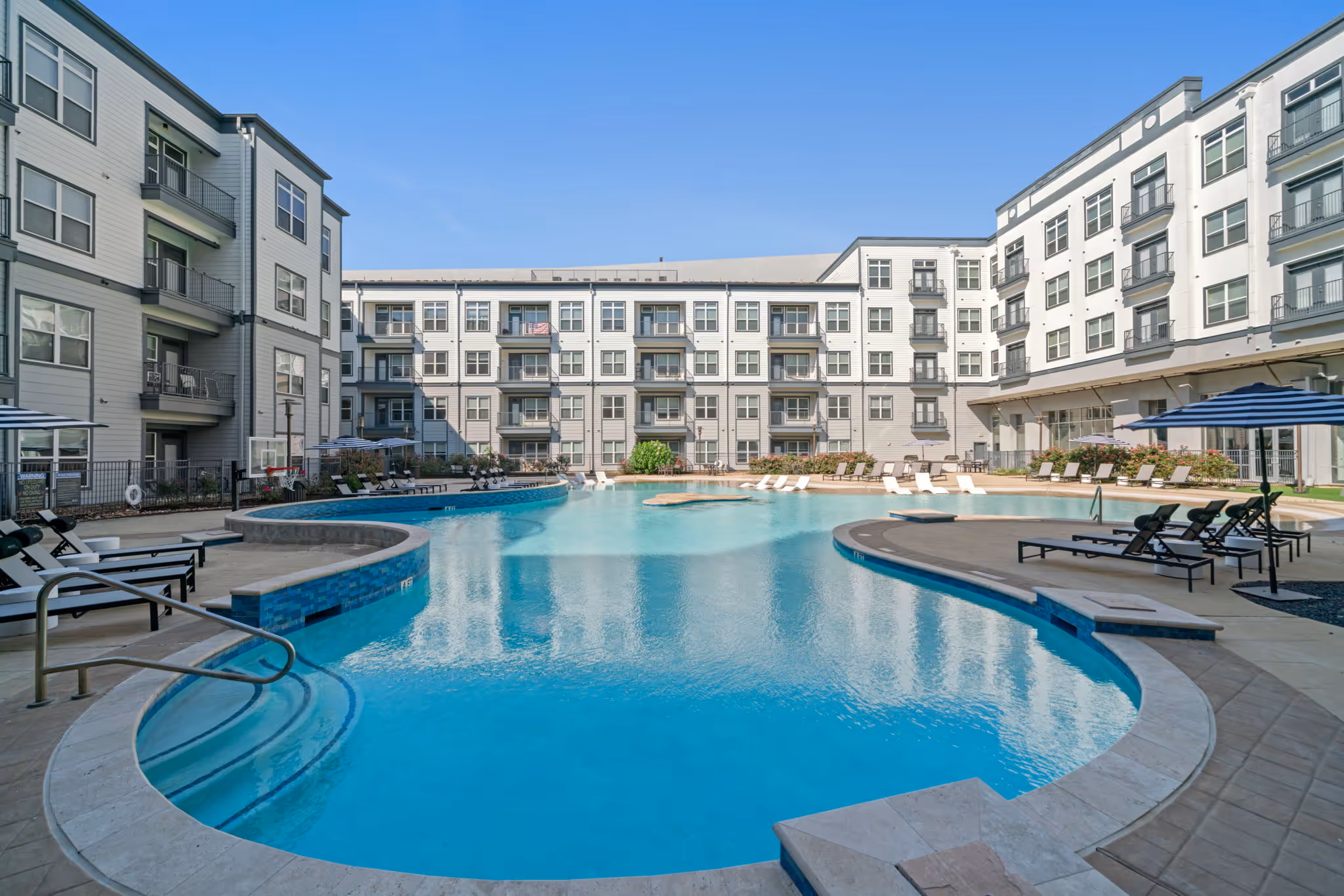 the lofts front view