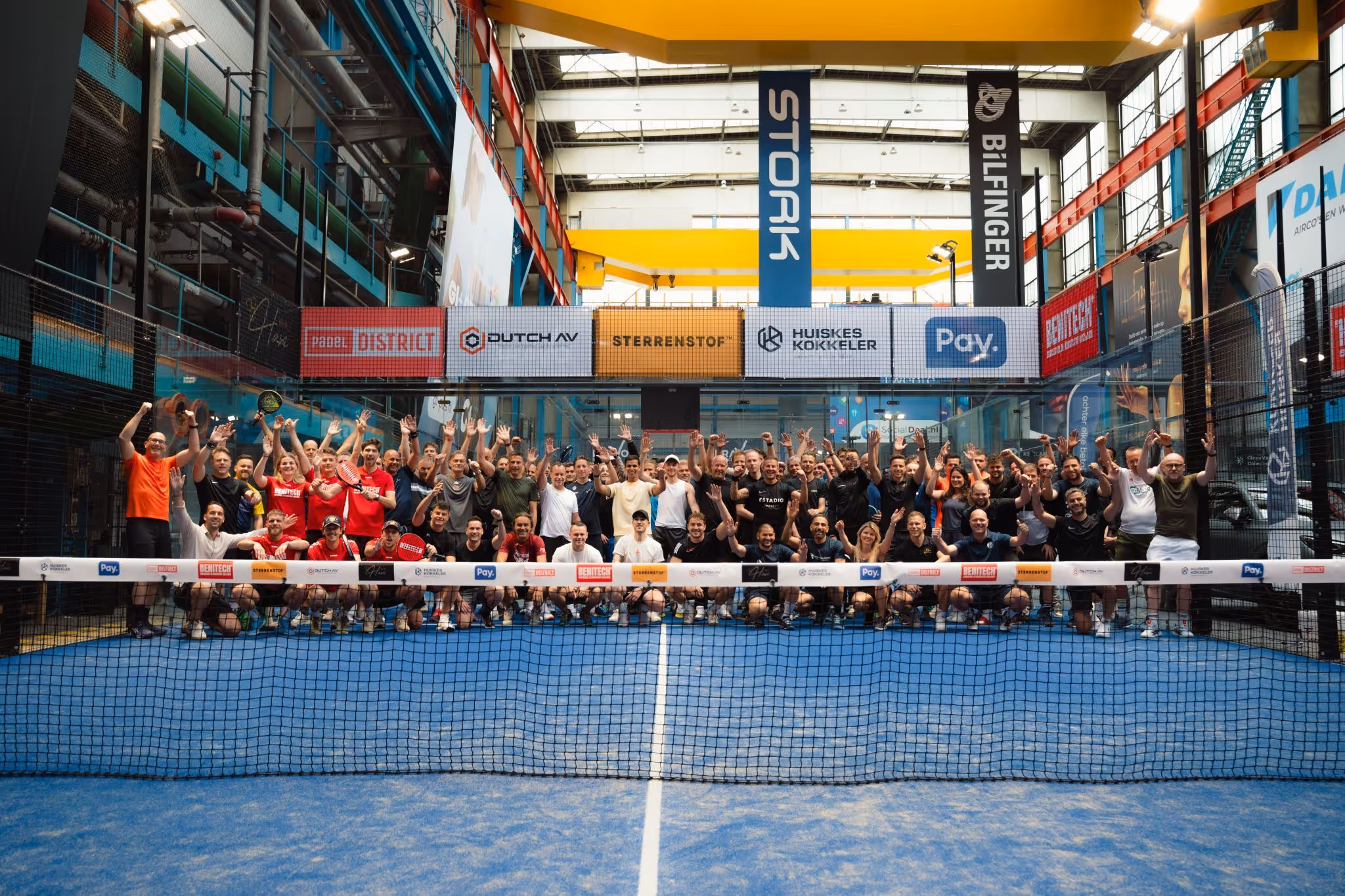 Groepsfoto bedrijfsevent padel Sterrenstof