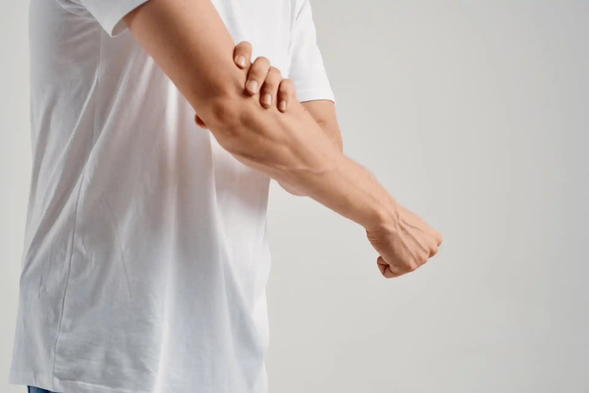 What to Do About Shoulder Pain When Lifting Arm