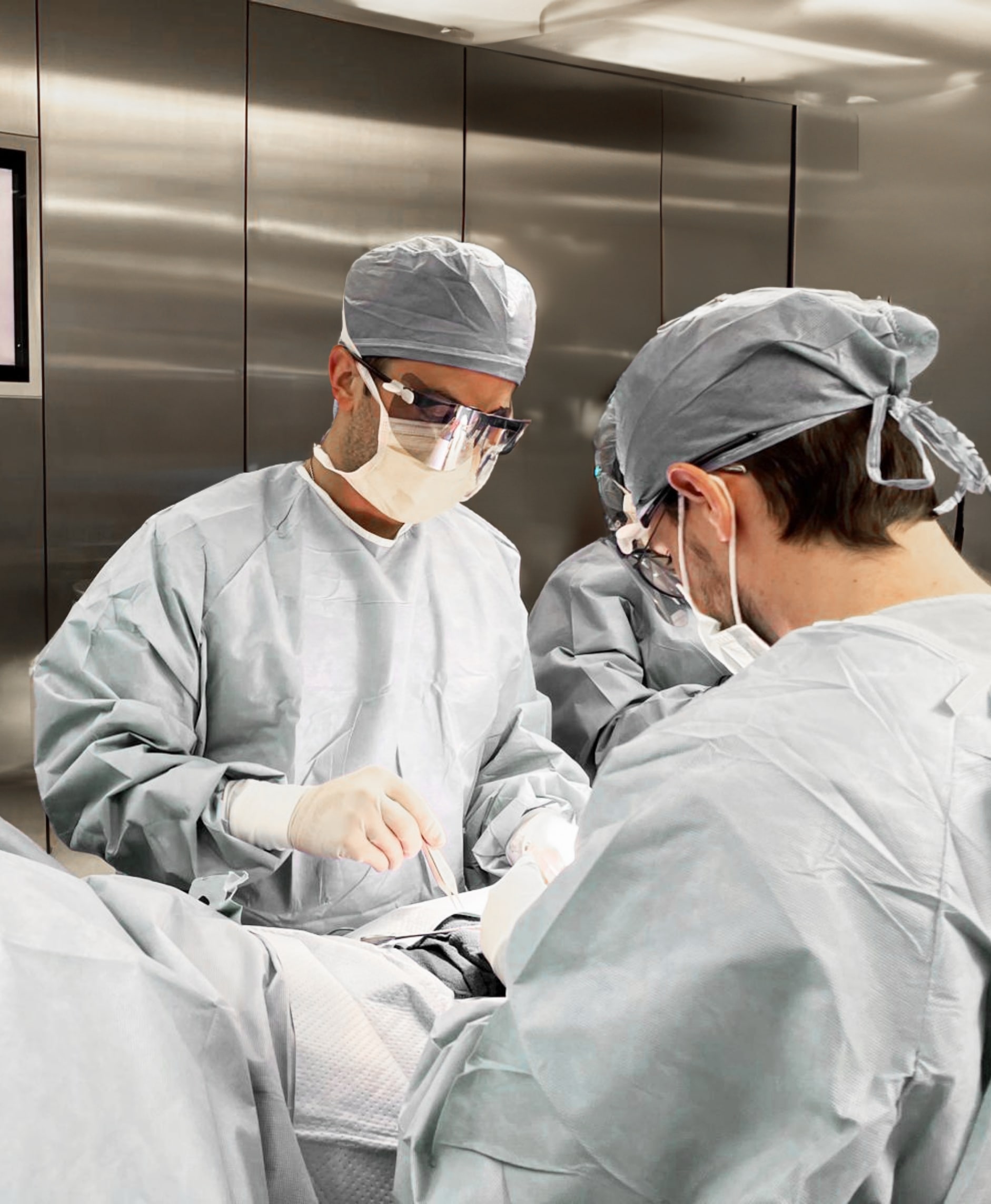 Création de l'identité visuelle et conception du site web pour le Docteur et la clinique médicale Petrella MD à Montréal. Conçu par le Studio Tangible