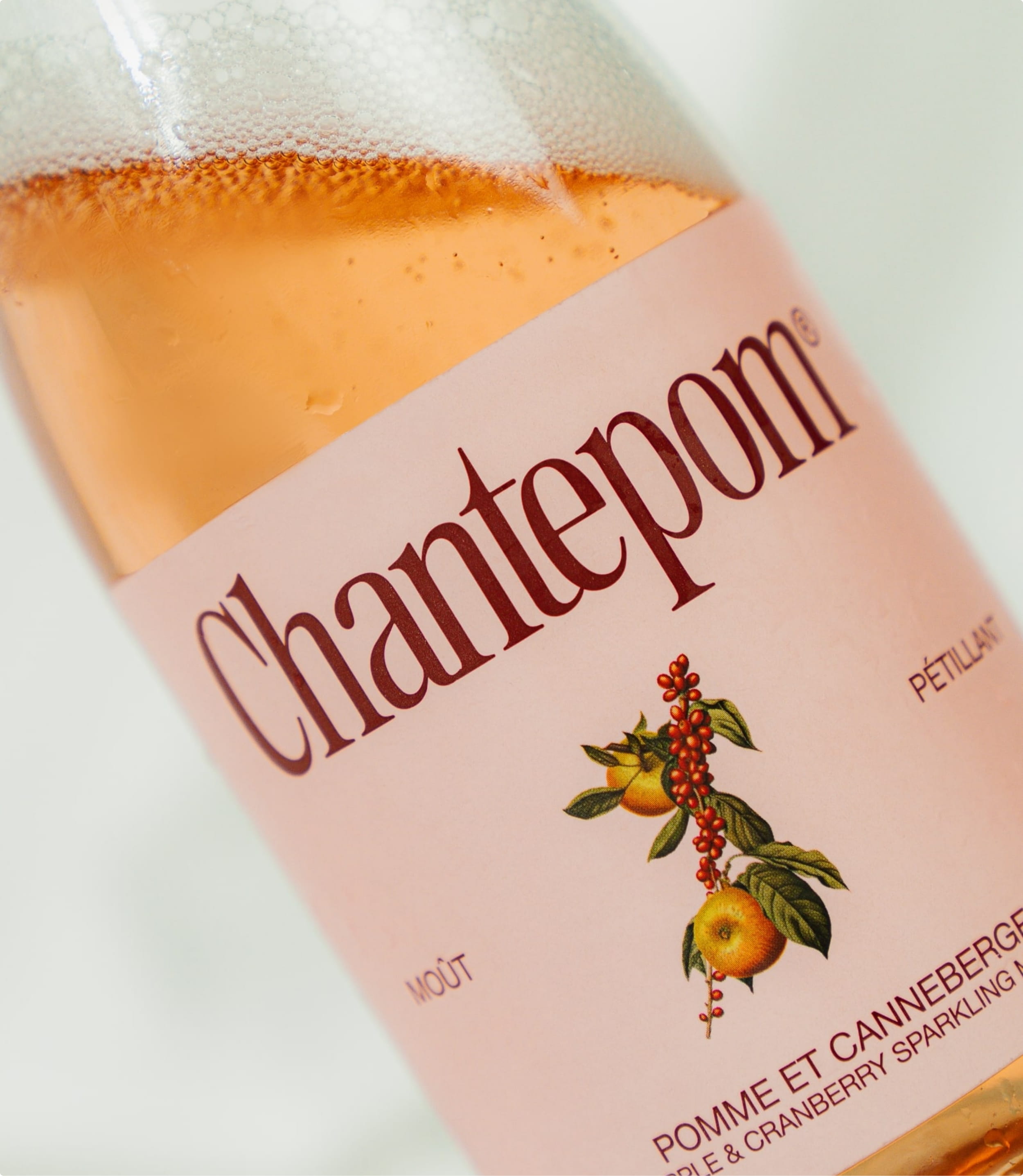 Tangible studio specialized in brand image - Project to create the visual identity and packaging of Chantepom drinks.