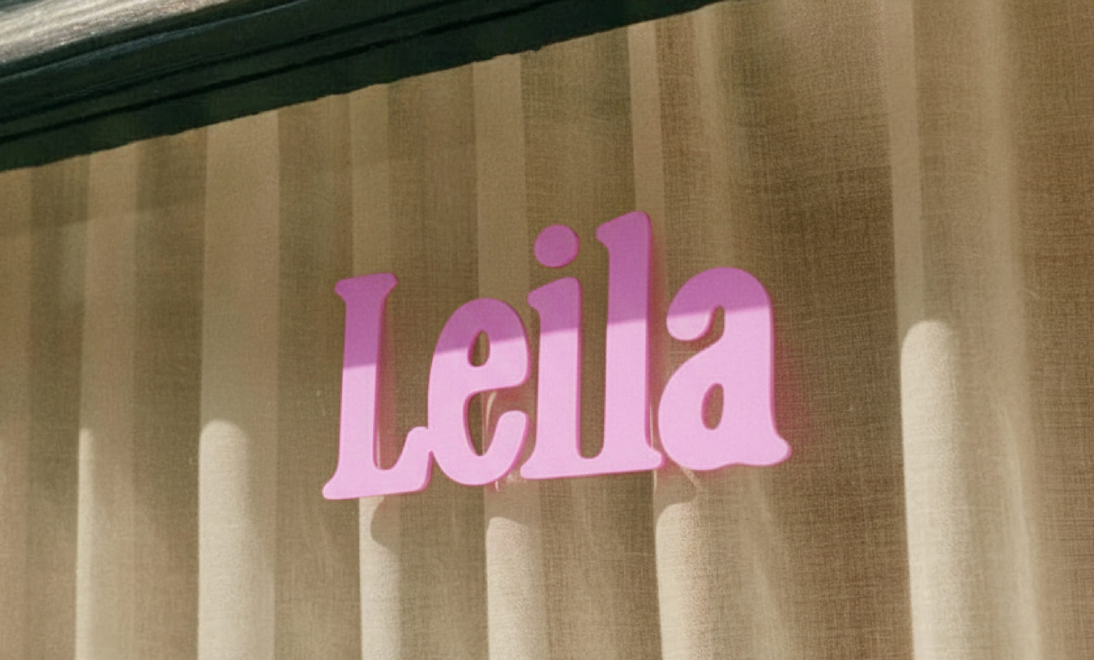 Studio Tangible spécialisé en image de marque - Projet de création de l'identité visuelle pour le restaurant montréalais Leila de Amine Labii