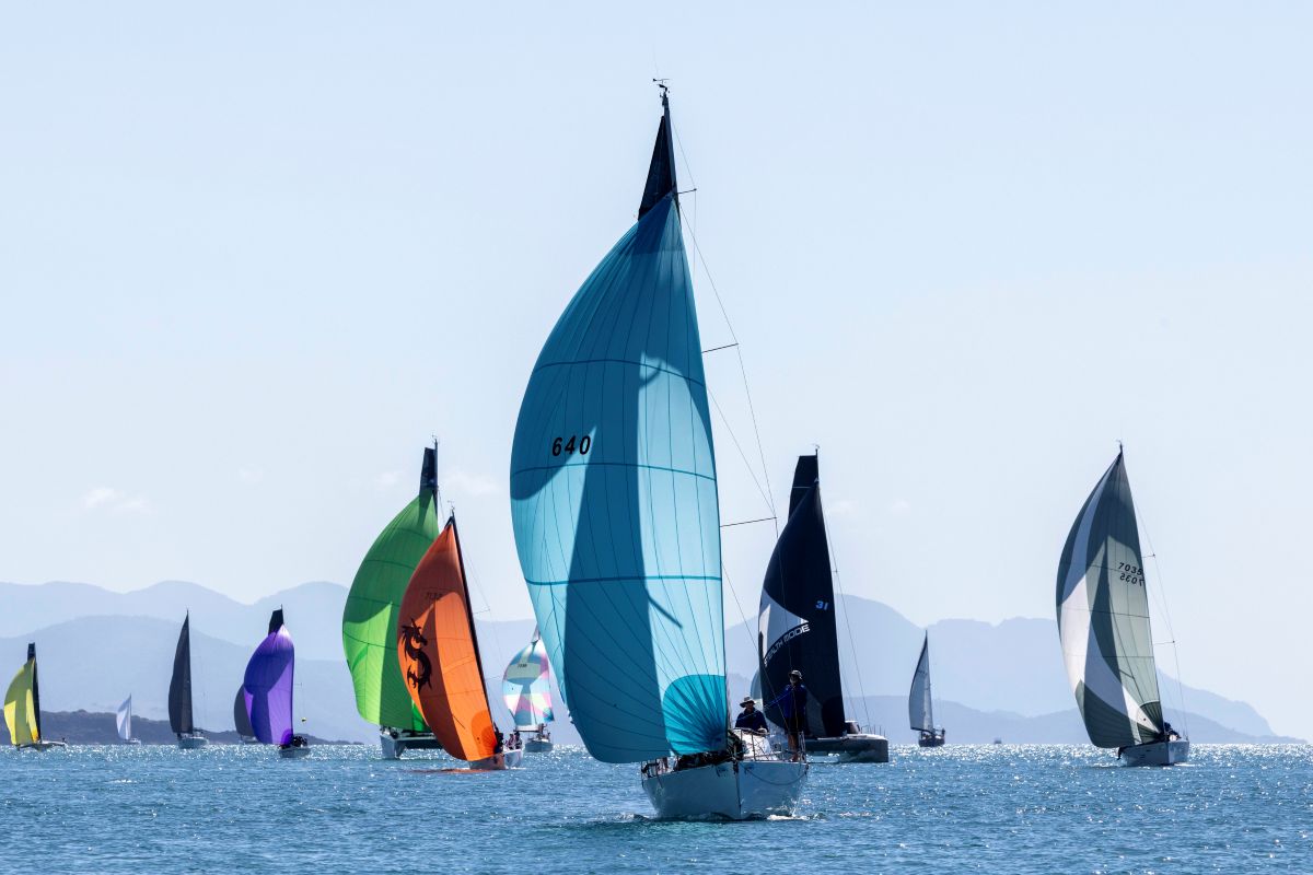 Wobbly Boot leading a pack of Cruising Division yachts