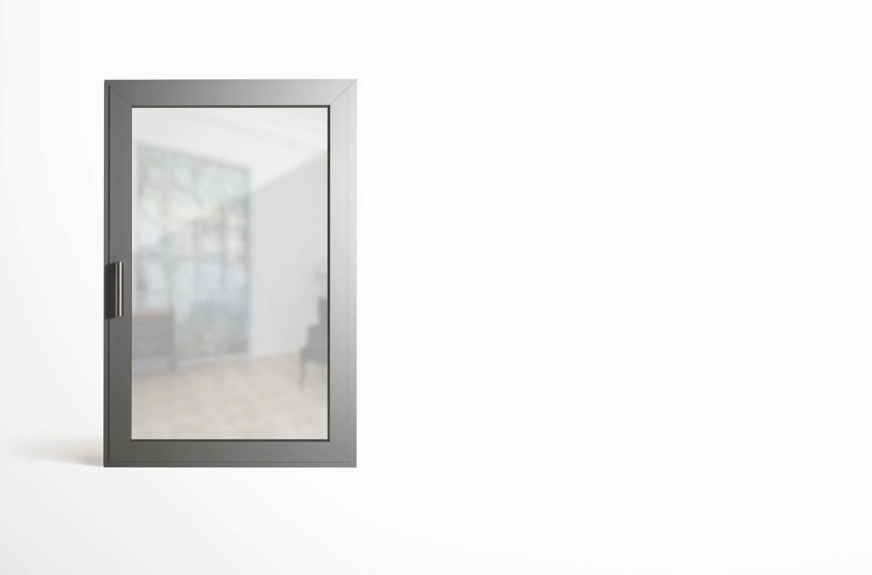 Rechteckiges, modernes Fenster mit dunklem Rahmen und Griff an einer weißen Wand, zeigt unscharfen Blick auf Innenraum mit Möbeln.