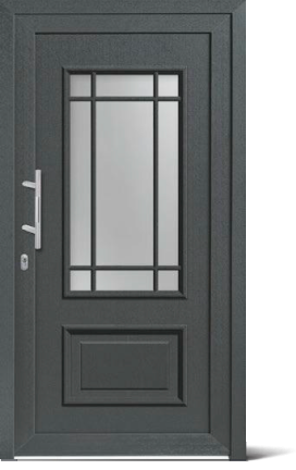 Moderne graue Haustür mit rechteckigem Fenster und geometrischem Gittermuster sowie silbernem Griff und Schloss.