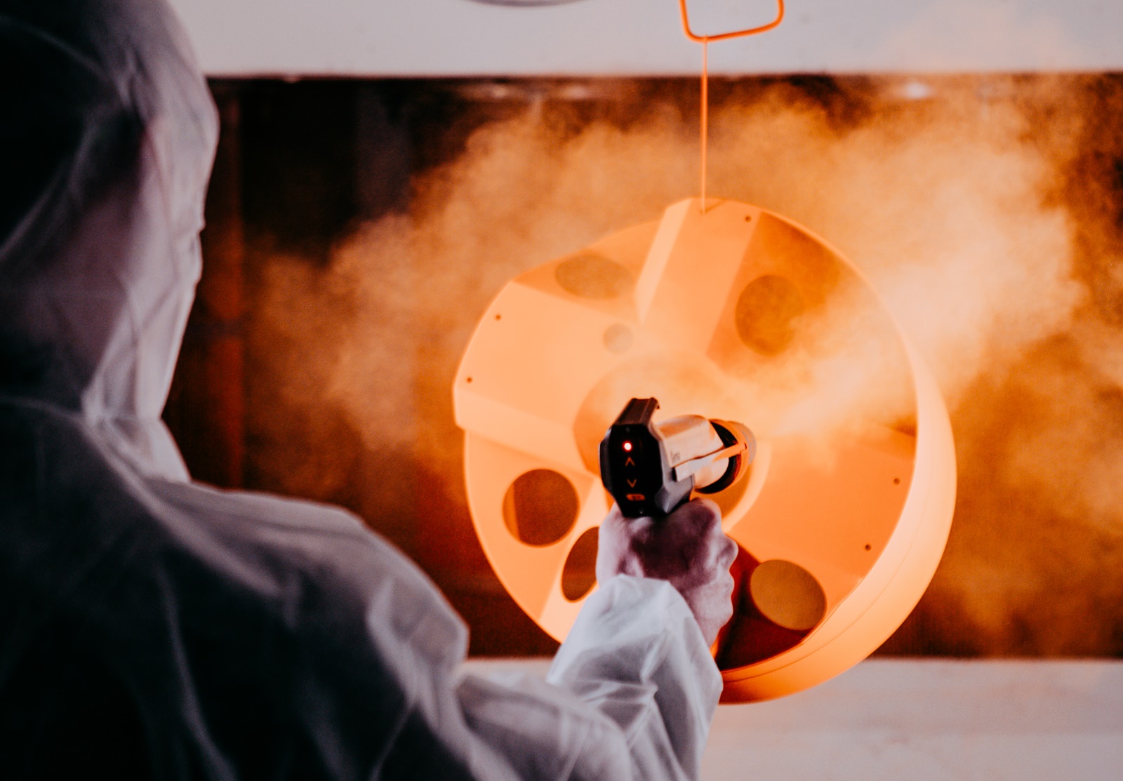 Oberflächenveredelung von Kunststoffbauteilen: Verfahren, Innovationen & Anwendungen