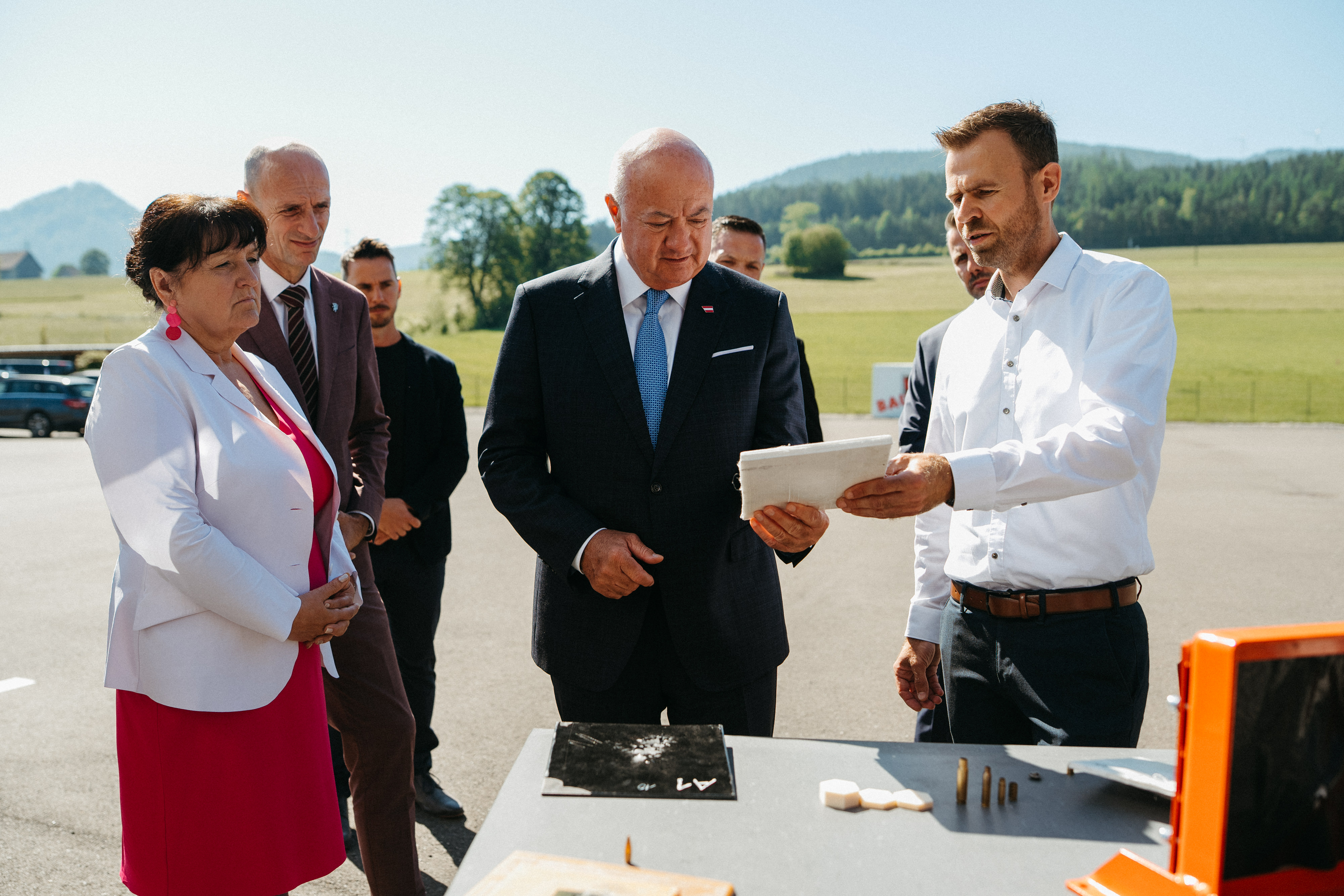 Bundeskanzler Besuch – Materialbriefing