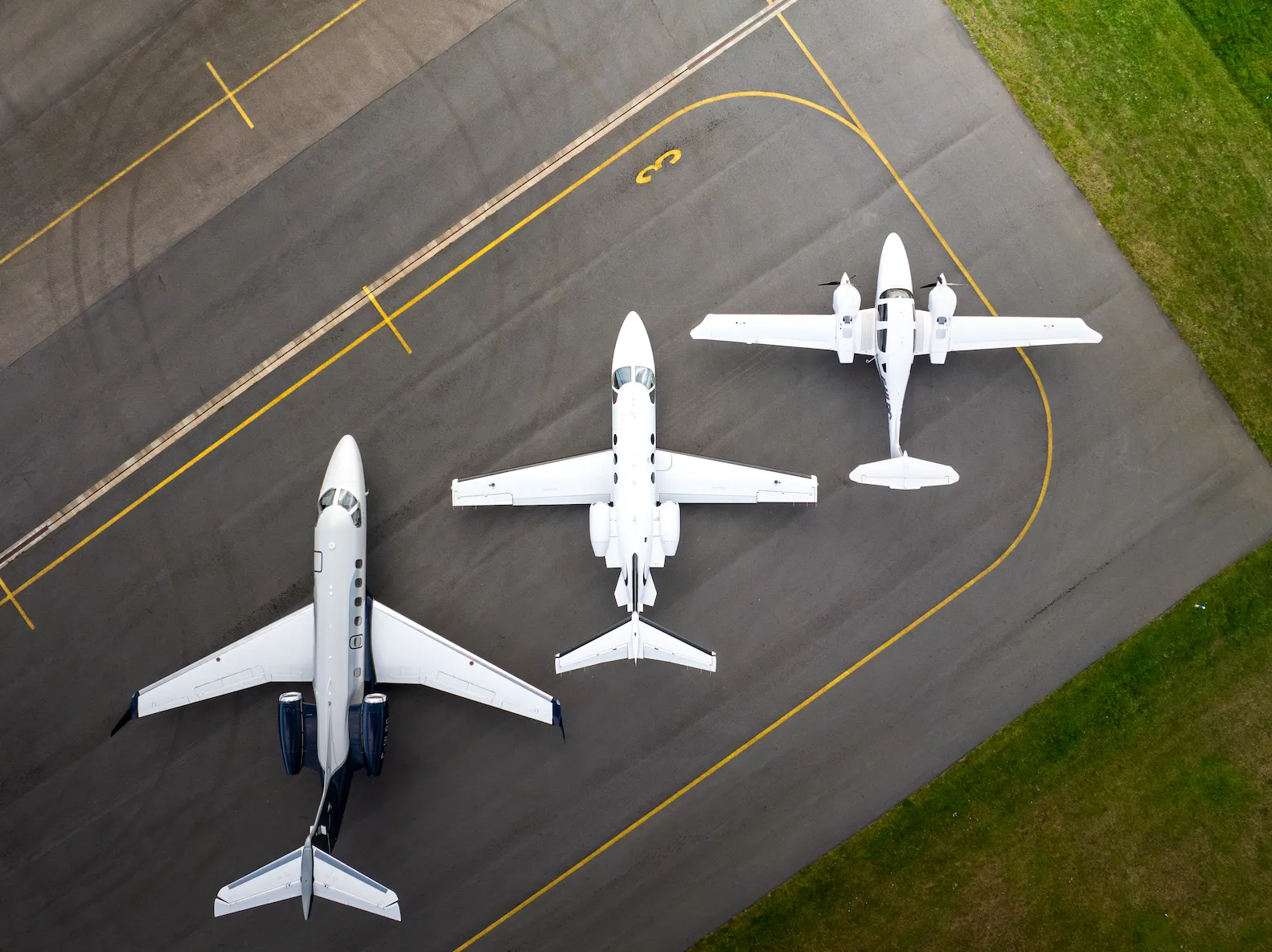 3 avions sur le tarmac vu de dessus