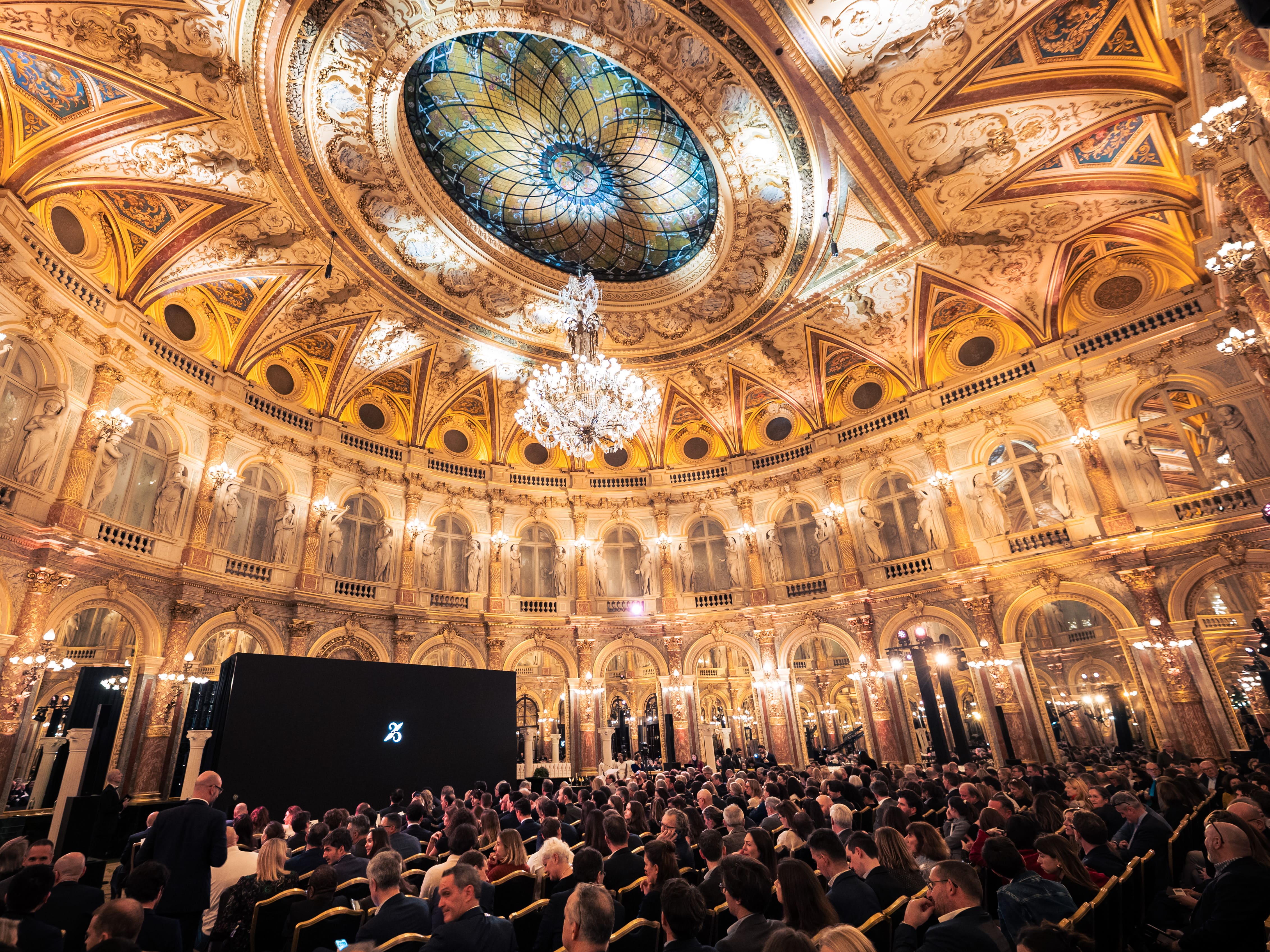 Live from the 25th Hospitality Awards, discover the winners!