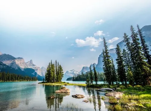 Spirit Island in Summer with SunDog Tours Malign Lake and Spirit Island cruise and sightseeing tour