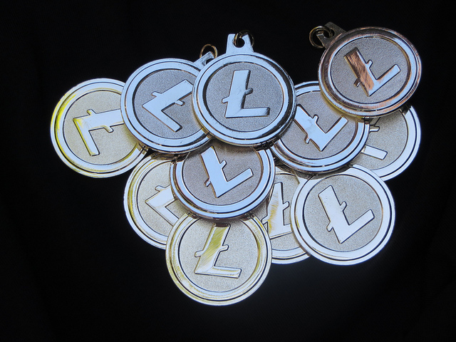 Here's What's Happening With HIVE Blockchain Technologies (TSXV:HIVE) (OTCMKTS:PRELF)