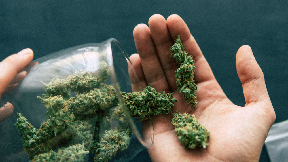 Emerald Health Therapeutics Inc (OTCMKTS:EMHTF) Upside Breakout Looms