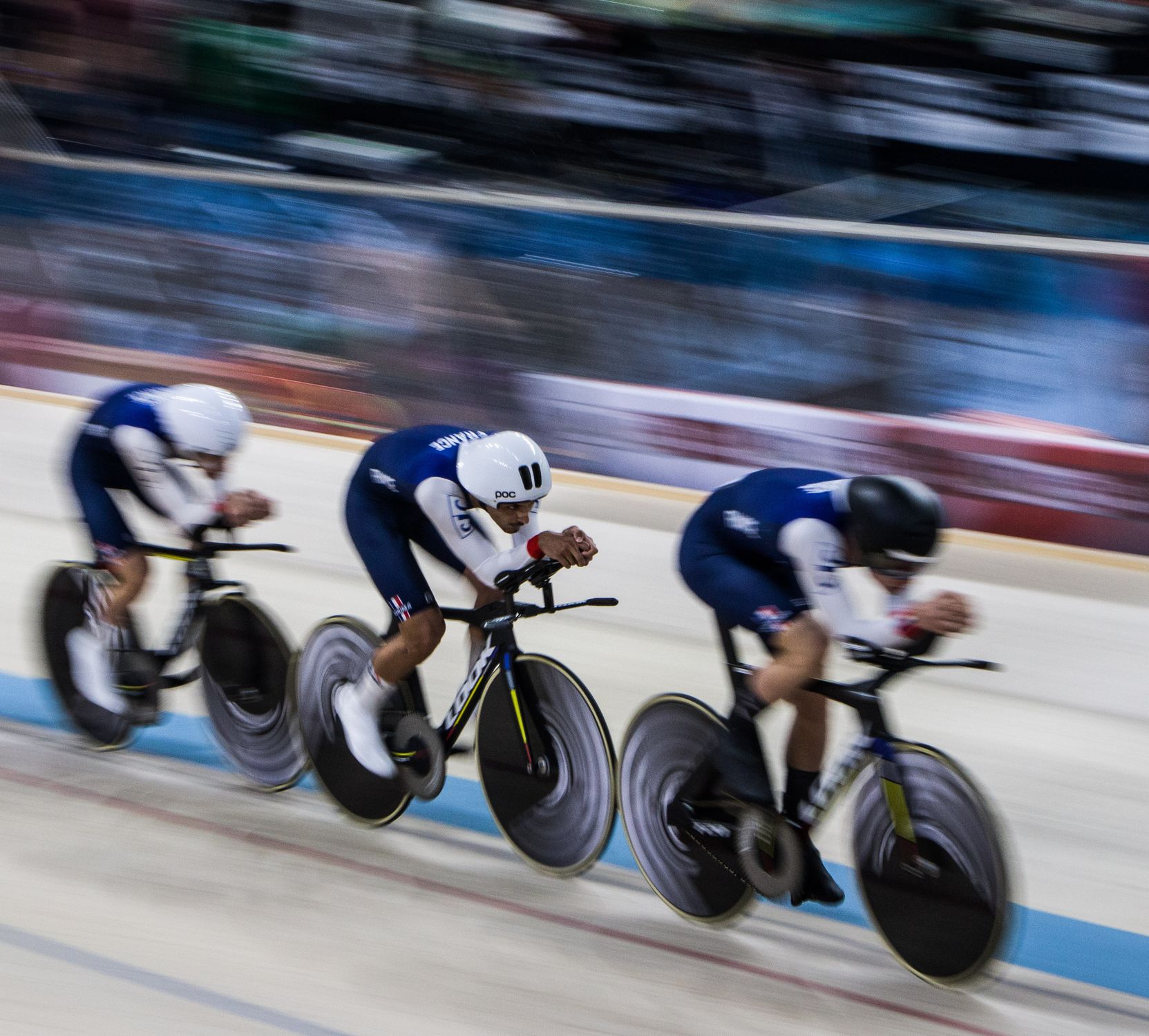 Power and heart rate data displayed during an indoor cycling session