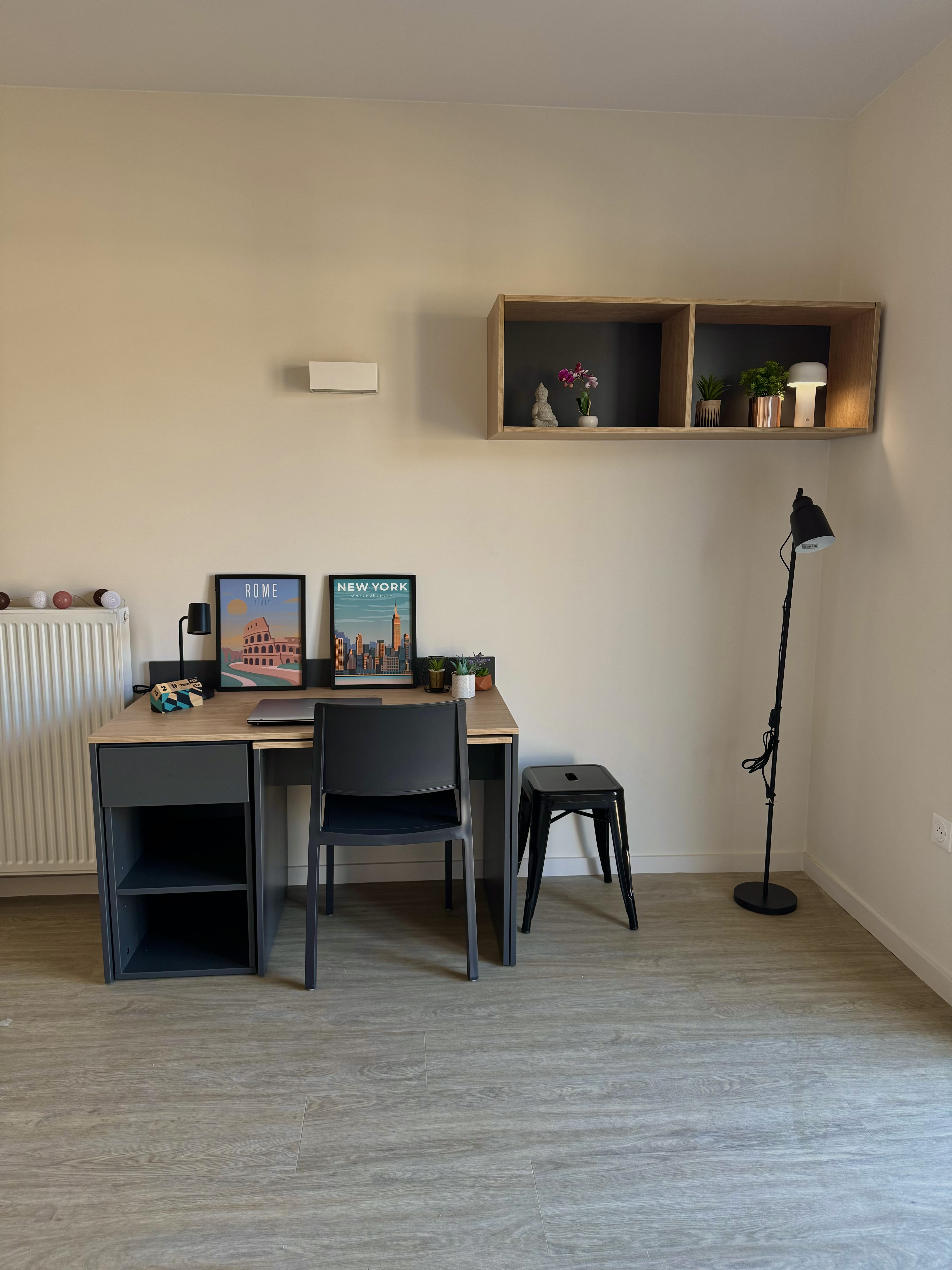 espace bureau dans studio neuf valmy